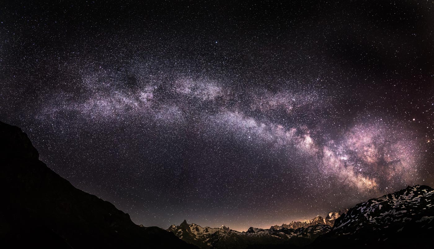 Photos de la Voie lactée, de ciels étoilés et de reliefs alpins de nuit