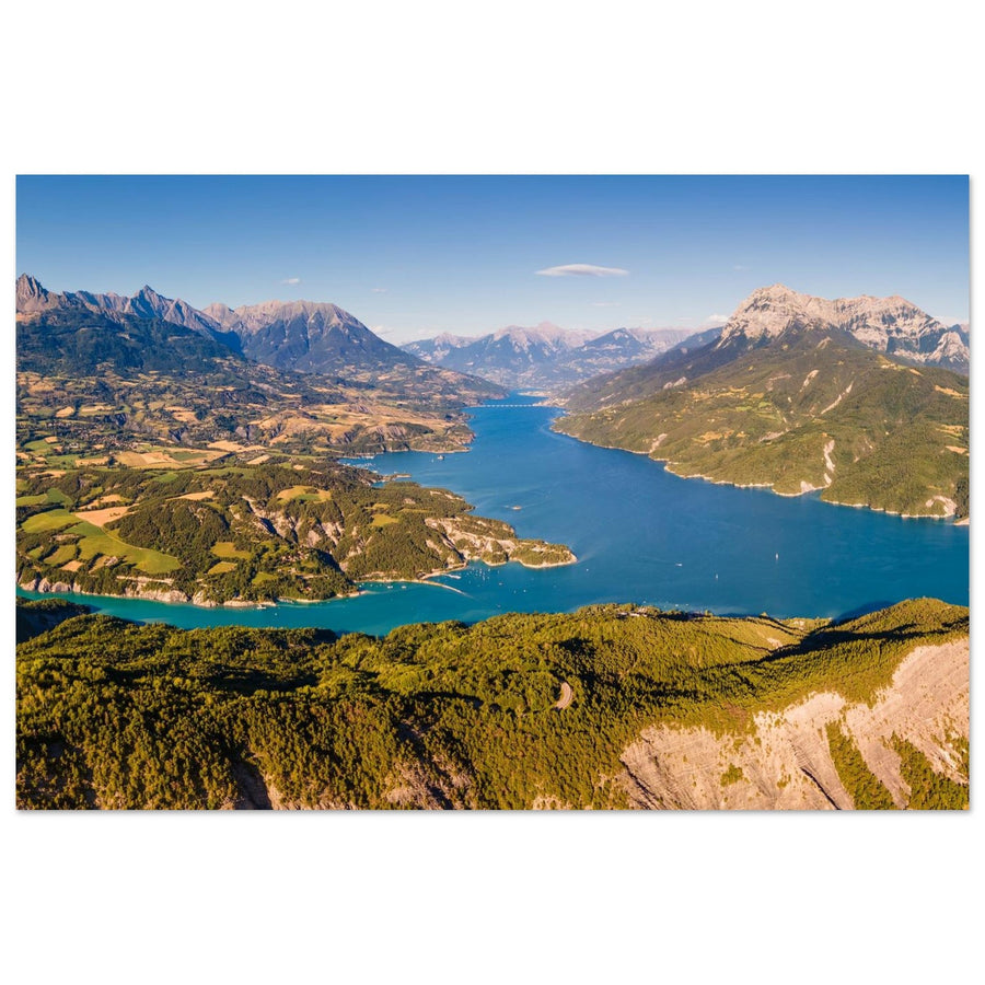 Tableau photo du lac de Serre-Ponçon vu du ciel face au Grand Morgon sur aluminium Dibond mat, format 30 × 45 cm