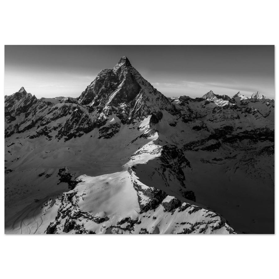 Tableau photo en Alu Dibond : Un coucher de soleil sur le Cervin, frontière Italie - Suisse, en noir et blanc
