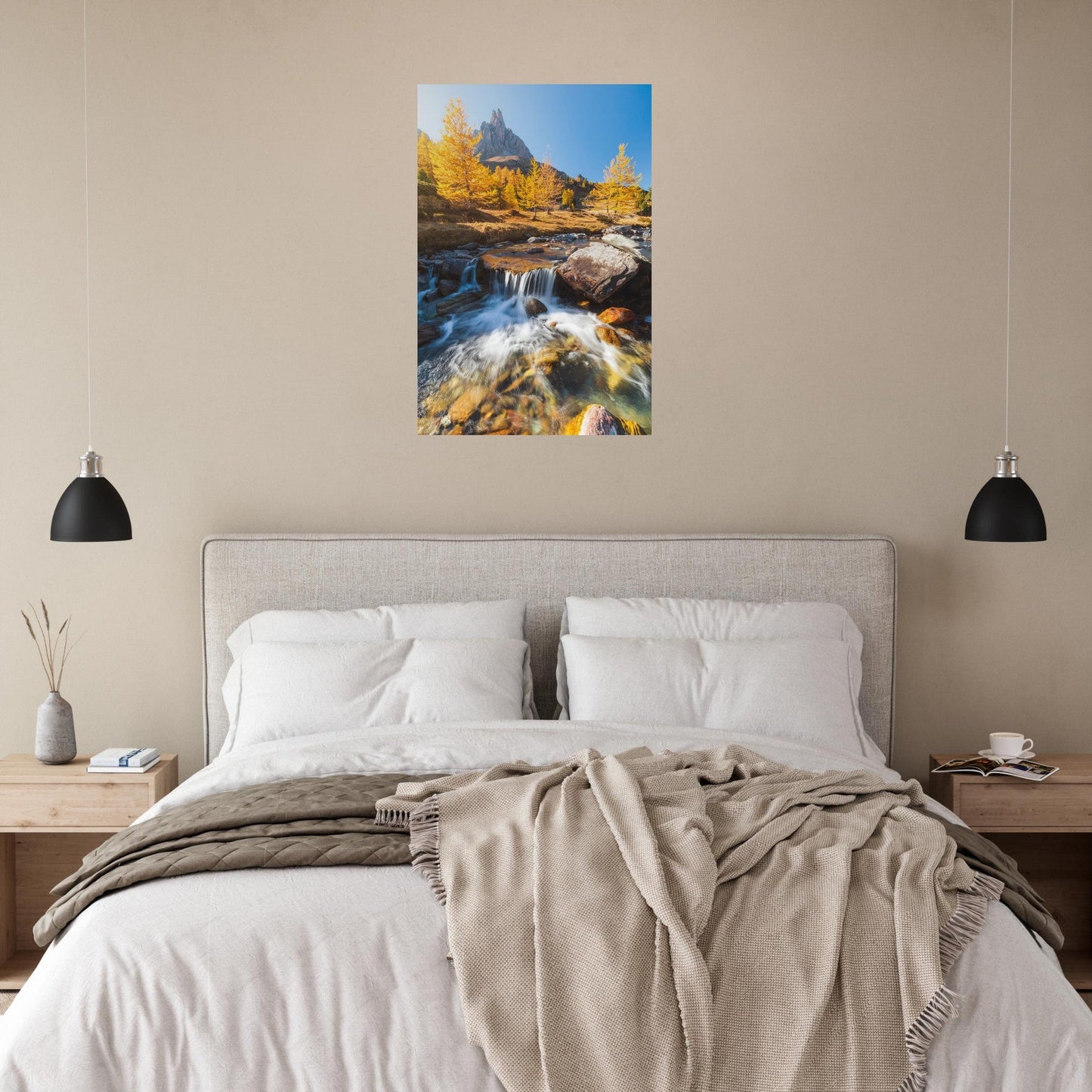 Tableau photo de la vallée de la Clarée en automne sur aluminium Dibond mat, présenté dans un intérieur
