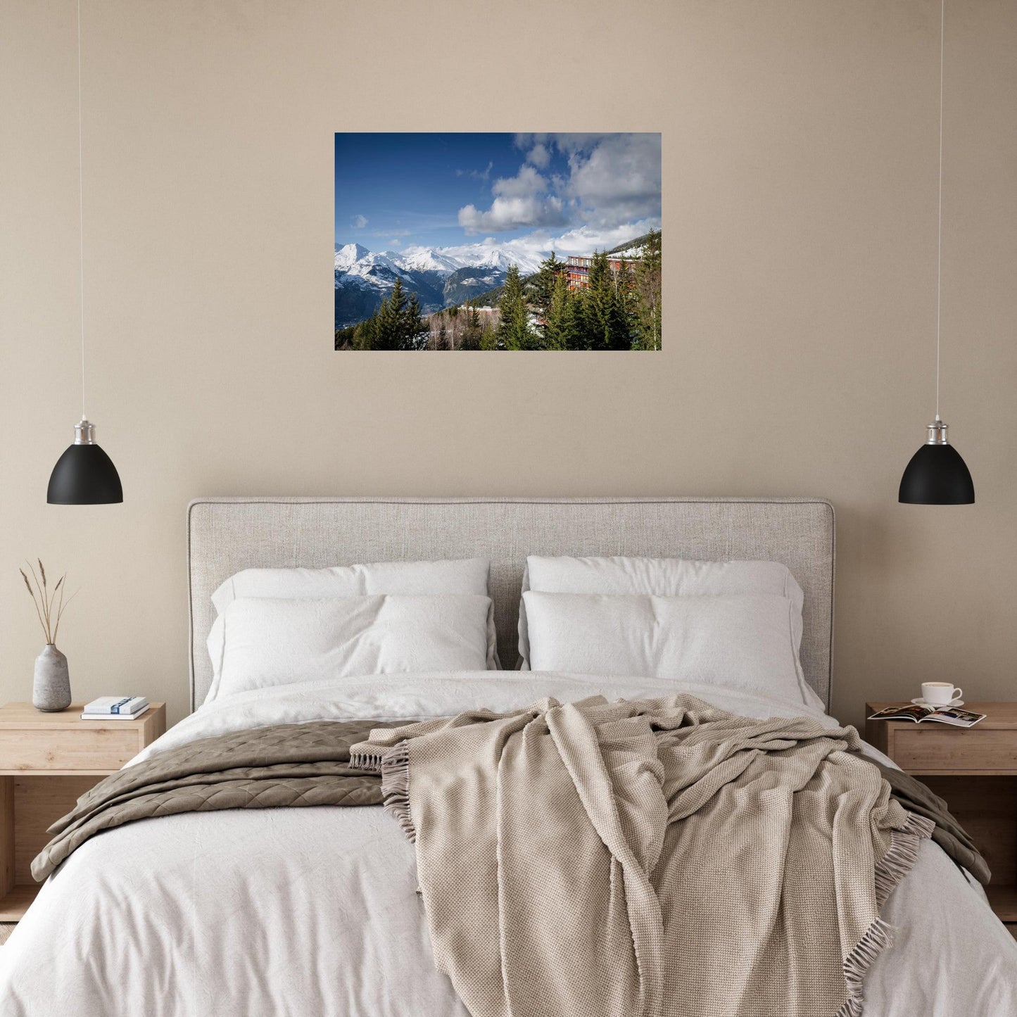 Tableau photo des Arcs face aux sommets enneigés de la Tarentaise sur aluminium Dibond mat, présenté dans un intérieur