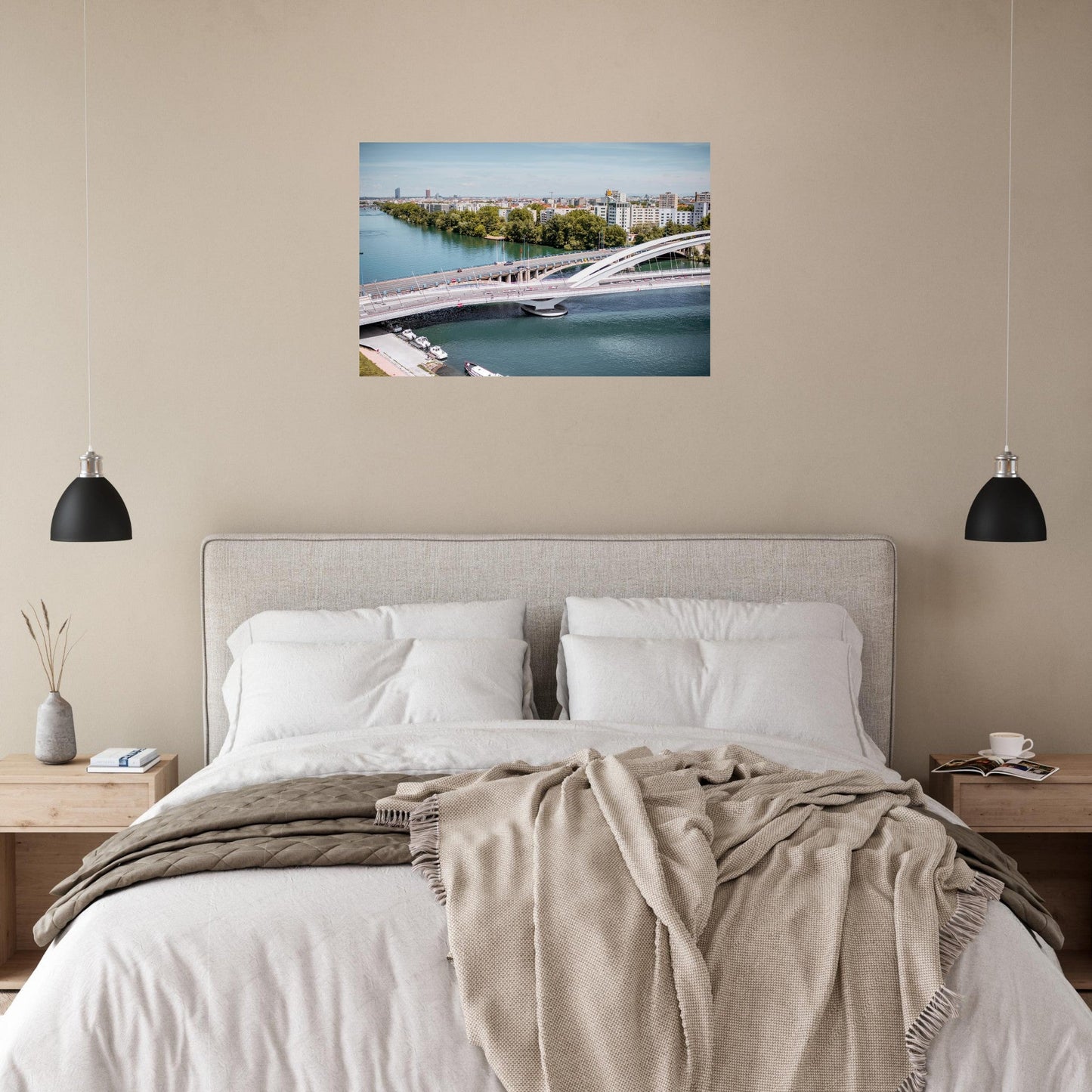 Tableau photo des ponts Raymond-Barre et Pasteur à Lyon sur aluminium Dibond mat, présenté dans un intérieur