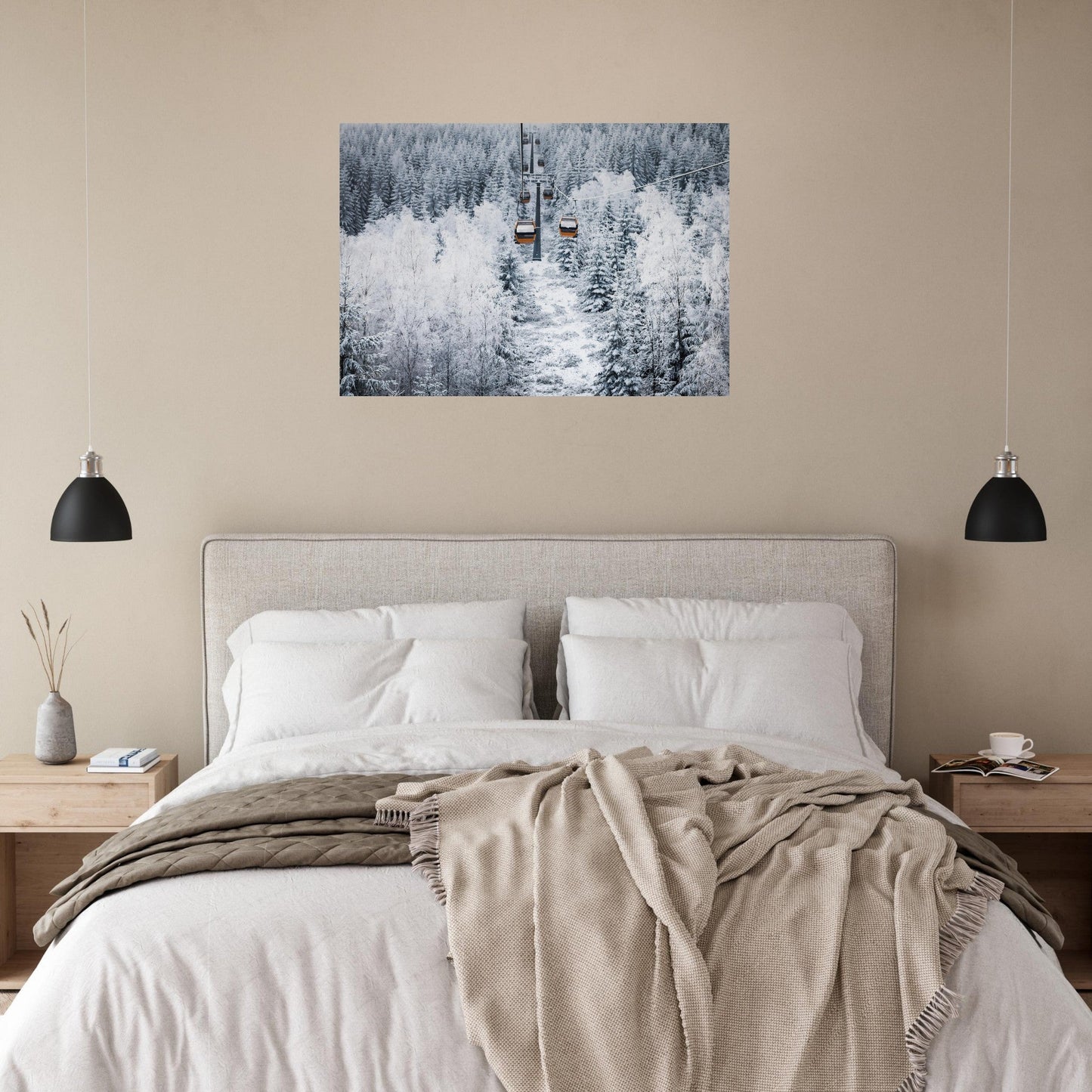 Tableau photo Photo télécabines rouge au milieux de sapins enneigés — tirage aluminium Dibond mat, fabrication française, prêt à accrocher