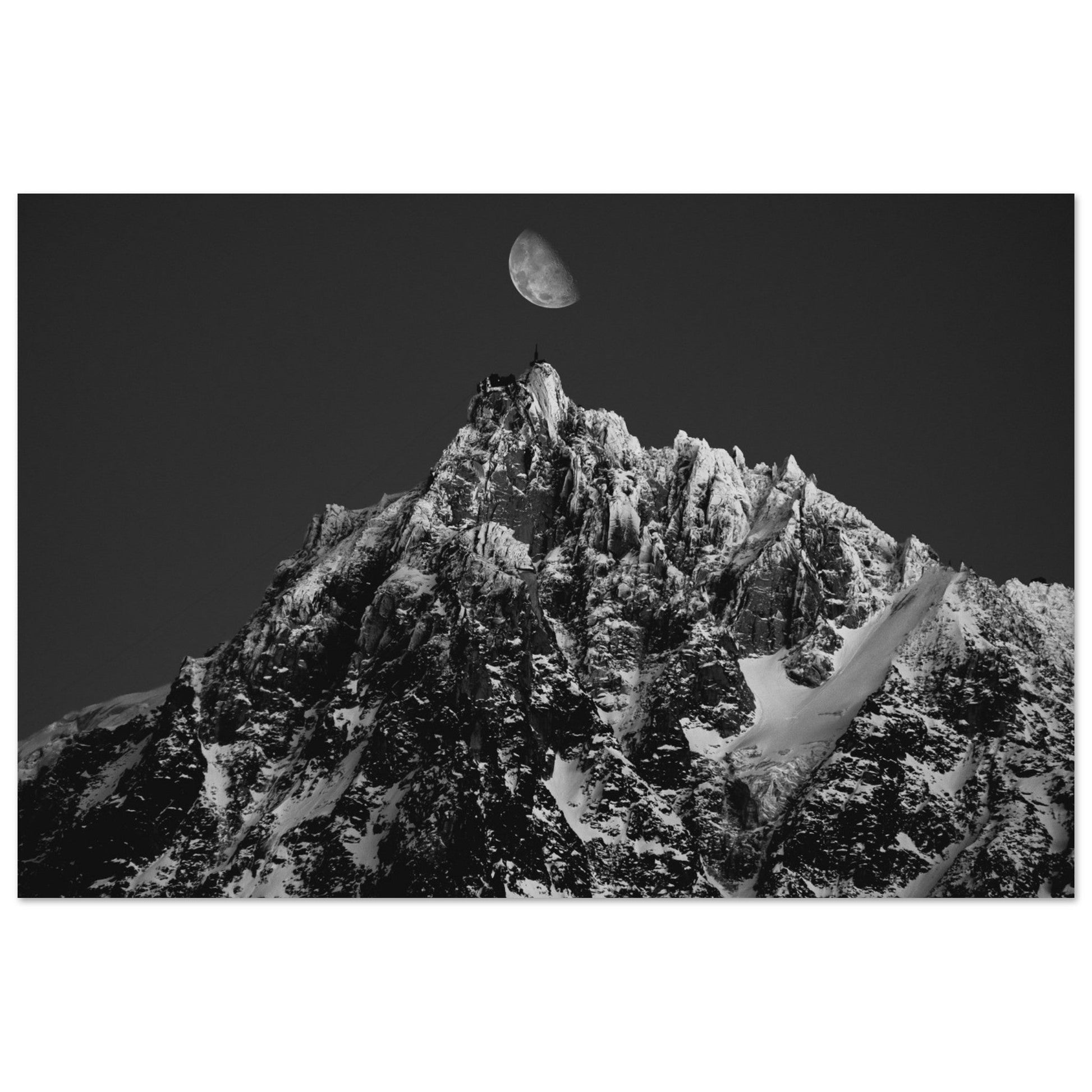 Vente Photo de l'Aiguille du Midi et de la lune - Noir & Blanc - Tableau photo alu montagne