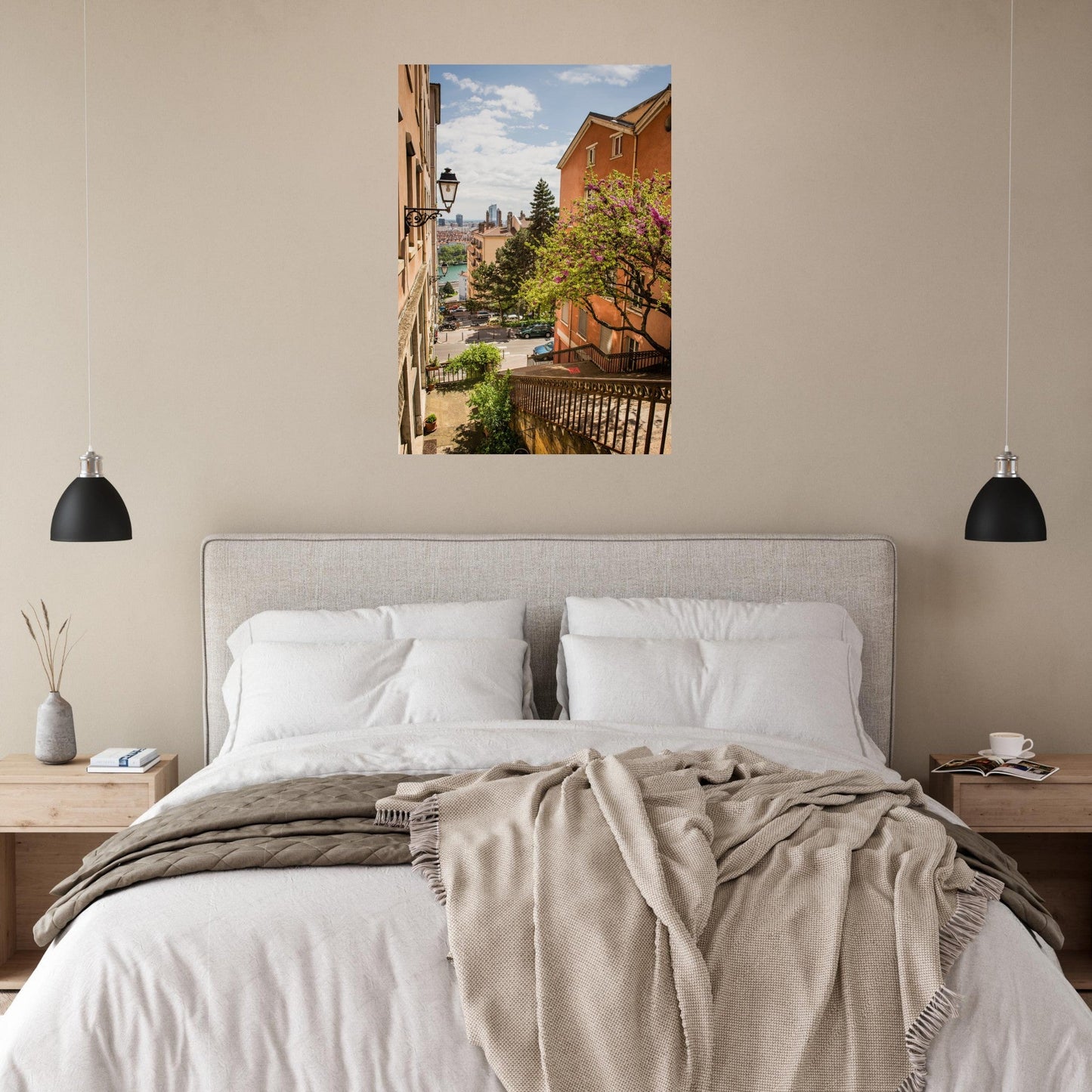 Tableau photo Photo l'arbre en fleurs, Escaliers rue Grognard, Croix - Rousse, Lyon — tirage aluminium Dibond mat, fabrication française, prêt à accrocher