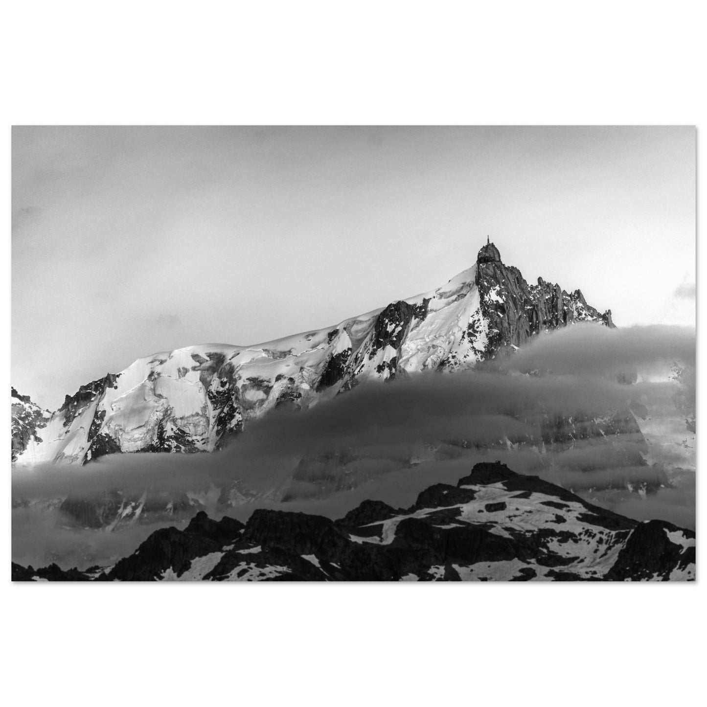 Vente Photo d'un coucher de soleil sur l'Aiguille du Midi - Noir & Blanc - Tableau photo alu montagne