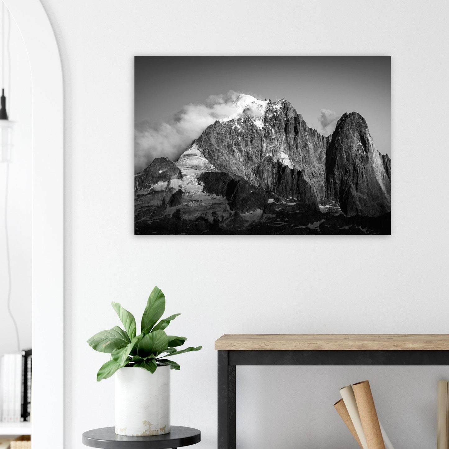 Tableau photo Photo d'un coucher de soleil sur l'Aiguille verte et les Drus - Noir & Blanc — tirage aluminium Dibond mat, fabrication française, prêt à accrocher
