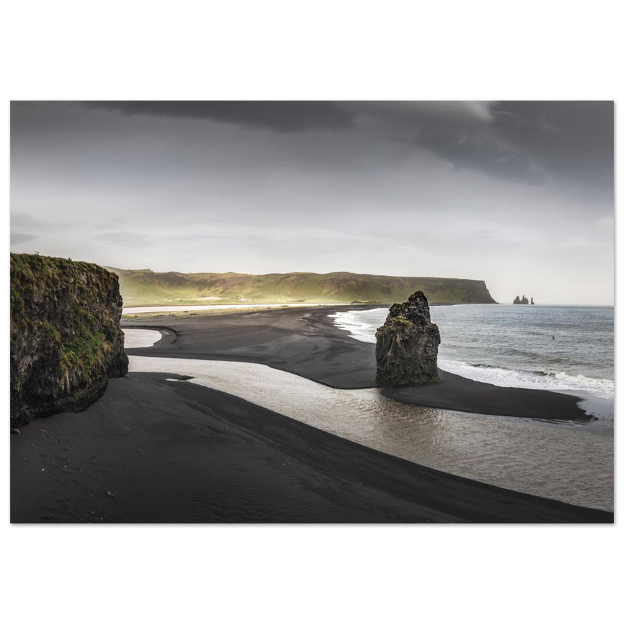 Tableau photo sur aluminium Dibond : Reynisfjara Beach et sa plage sable noir, Islande
