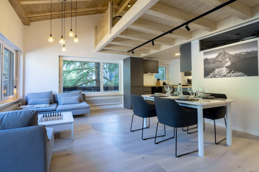 Appartement à Zermatt : déco noir & blanc du Cervin — sélection, production & livraison