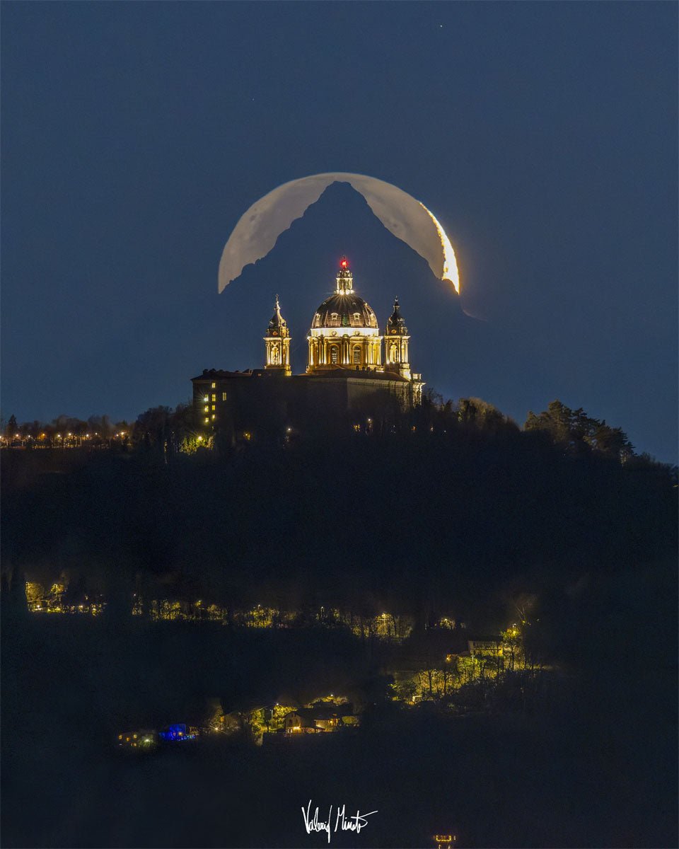 La Lune, le mont Viso et la basilique de Superga par le photographe Valerio Minato - Alu Art Mountains｜Tableaux photos alu