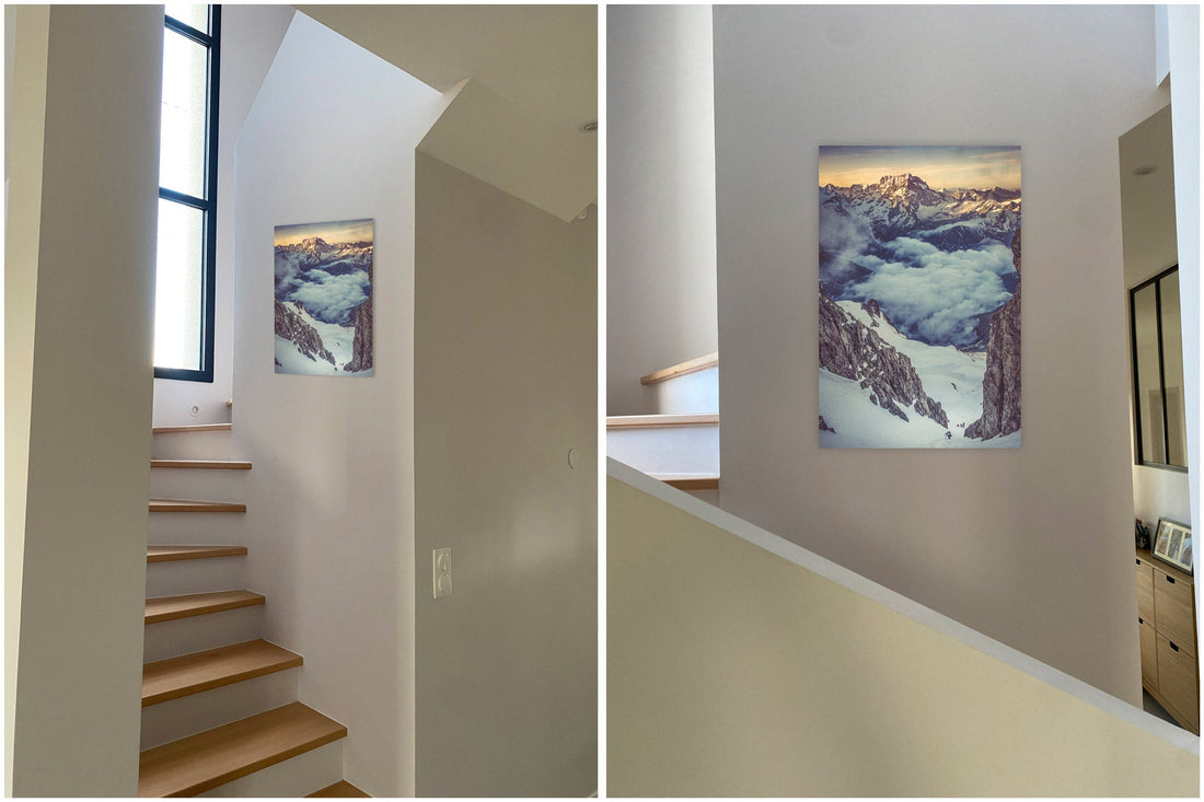 Simulation d’intégration : choisir la bonne taille et la bonne hauteur dans un escalier - Tableaux photos paysages ｜ Alu Art Mountains