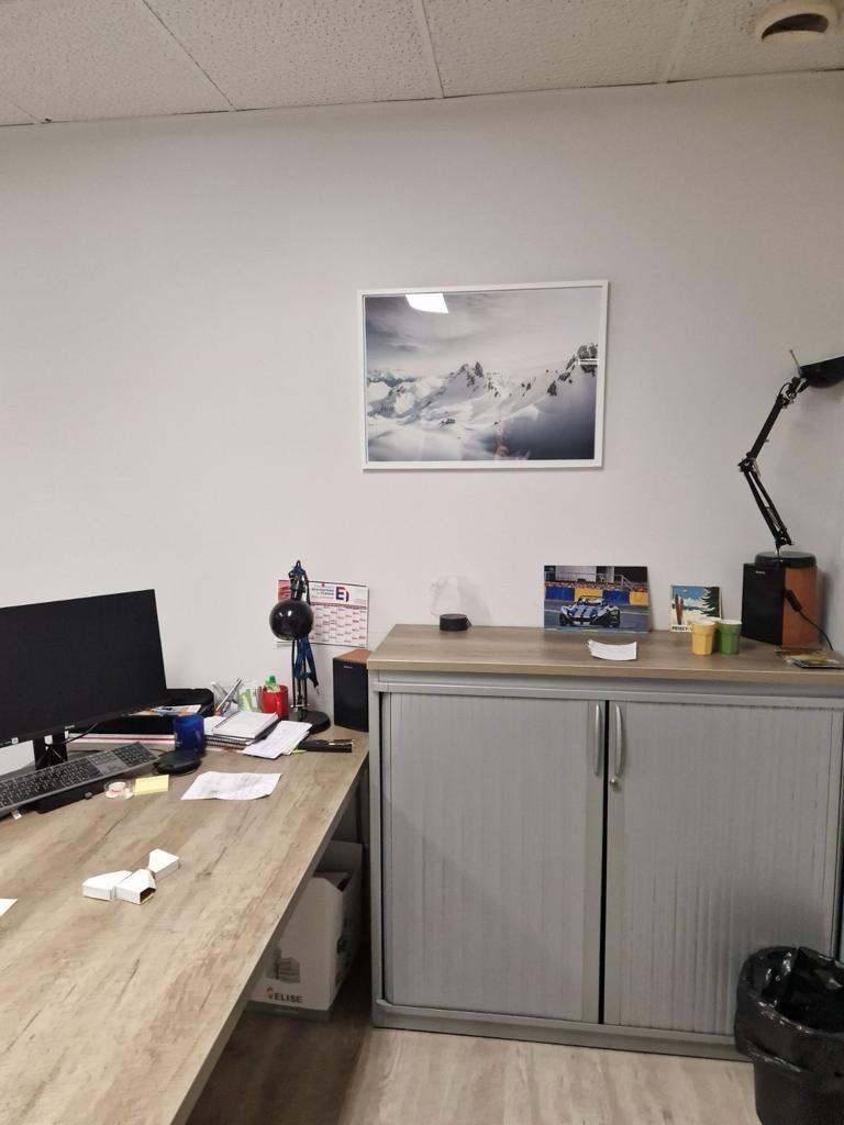 Une Photo de la Pierra Menta et du refuge de Presset dans un bureau - Tableaux photos paysages ｜ Alu Art Mountains