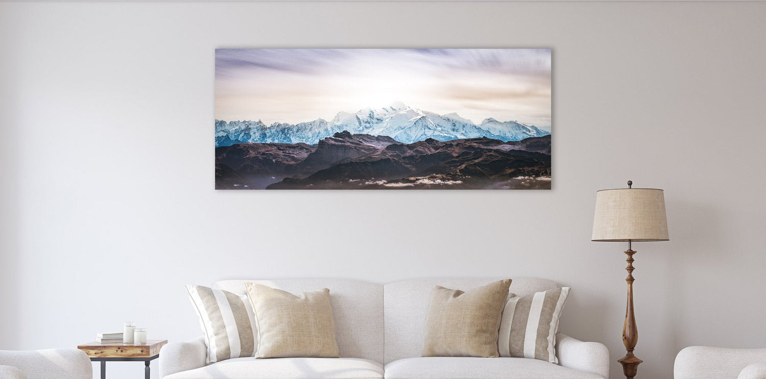 Tableau photo panoramique de paysage de montagne dans les Alpes accroché sur un grand mur de salon
