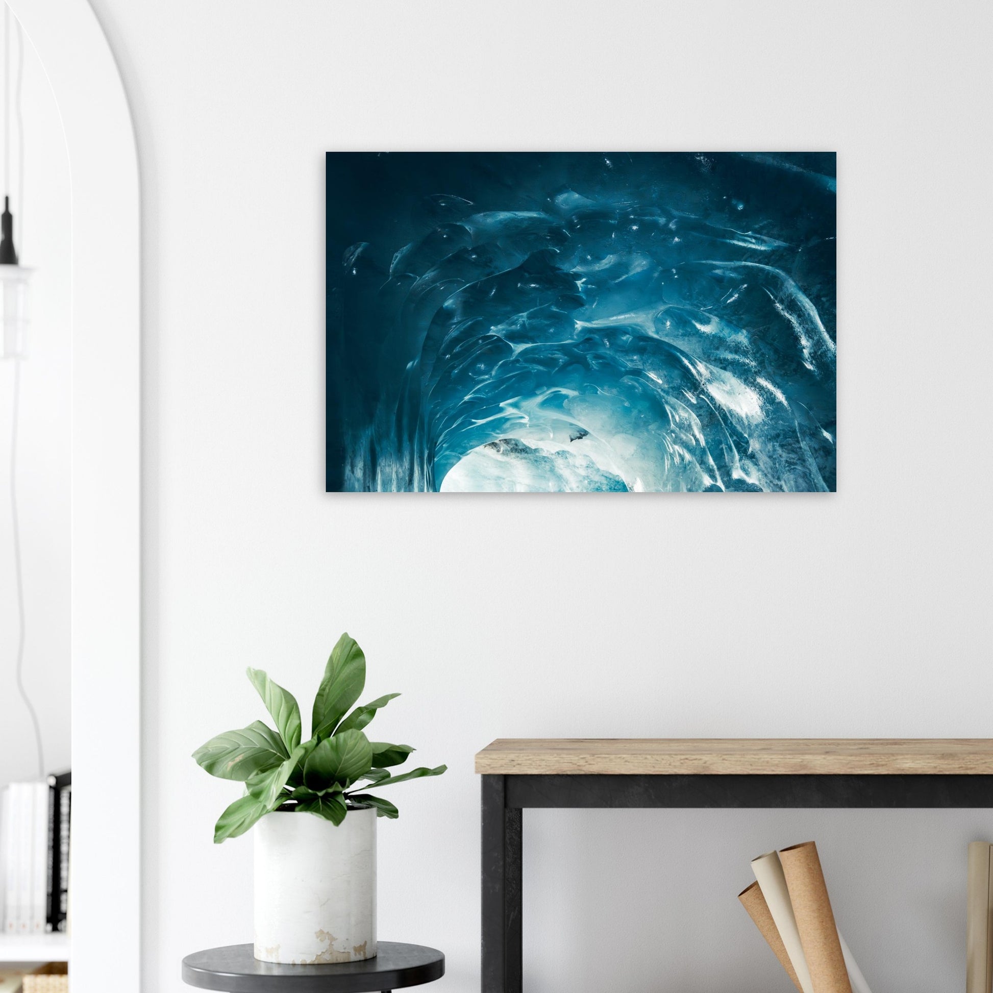 Tableau « grotte de glace bleue de la Mer de Glace au Montenvers à Chamonix » dans une cuisine moderne – simulation 50 × 70 cm