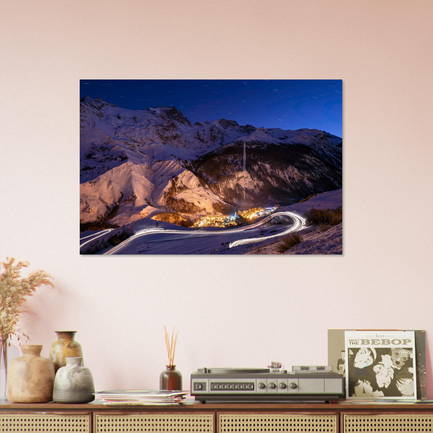Simulation d’un tableau AluArtMountains dans un intérieur