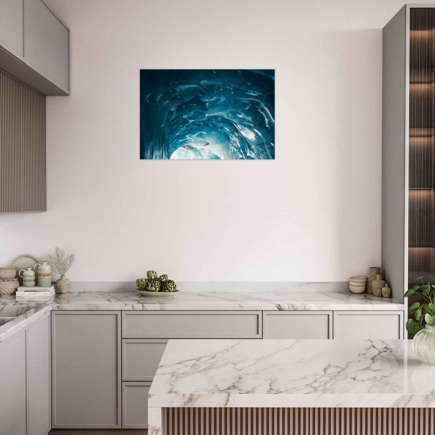 Tableau « grotte de glace bleue de la Mer de Glace au Montenvers à Chamonix » dans une chambre – simulation 50 × 70 cm