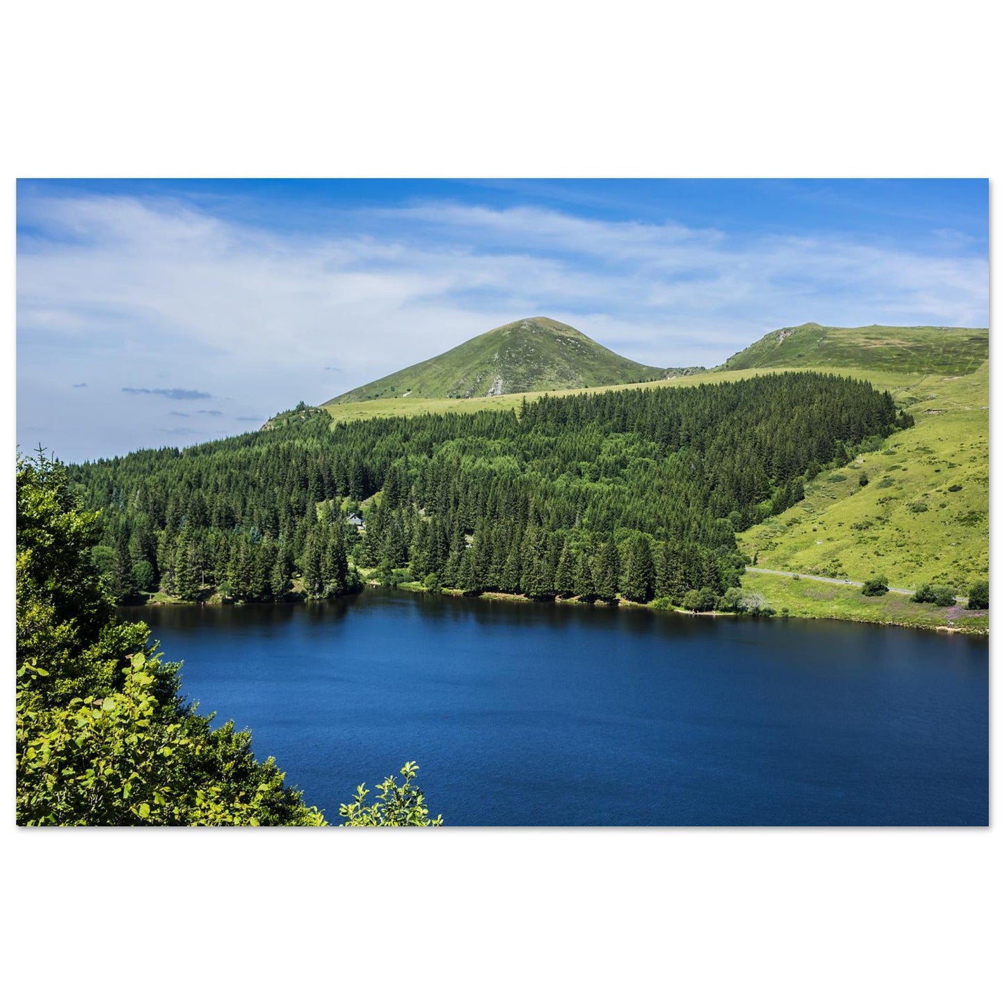 Tableau photo sur aluminium Dibond : lac de Guéry dans les paysages volcaniques des monts Dore