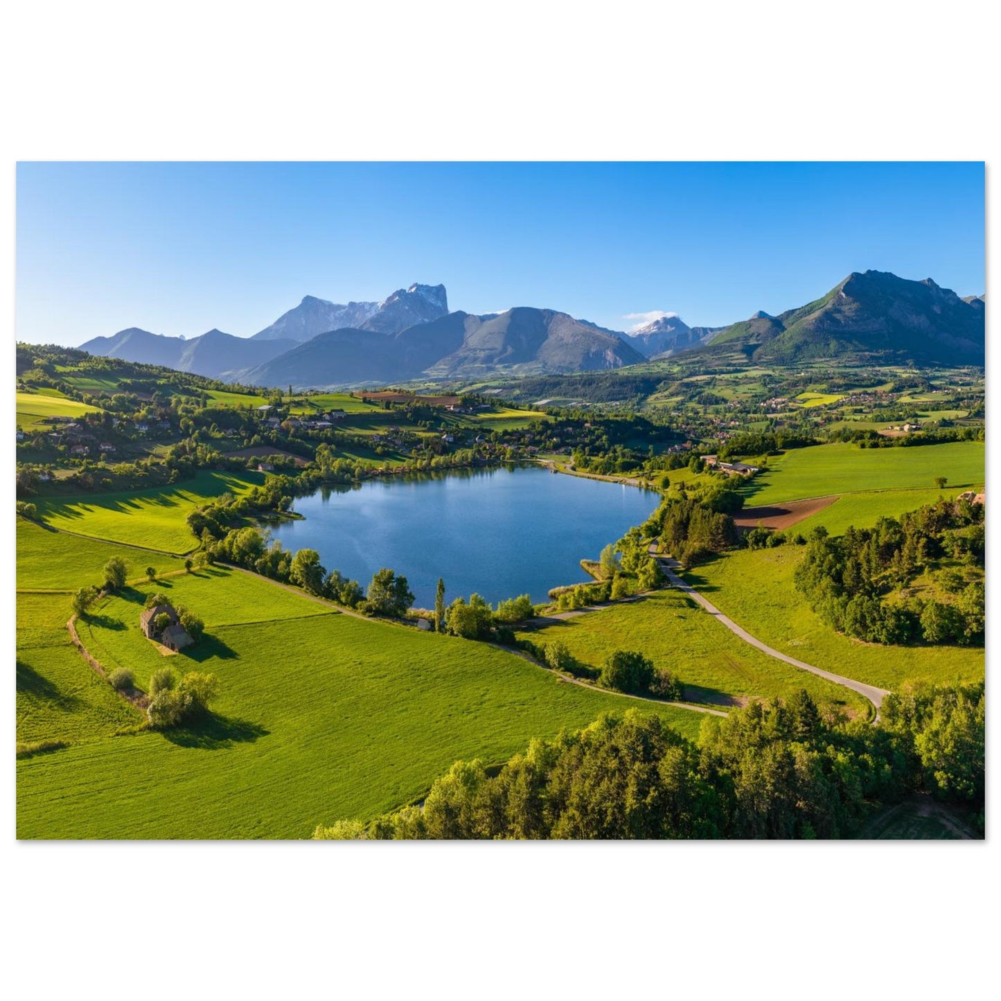 Tableau photo aérien du lac de Pelleautier face au pic de Bure en 70 × 100 cm sur aluminium Dibond mat