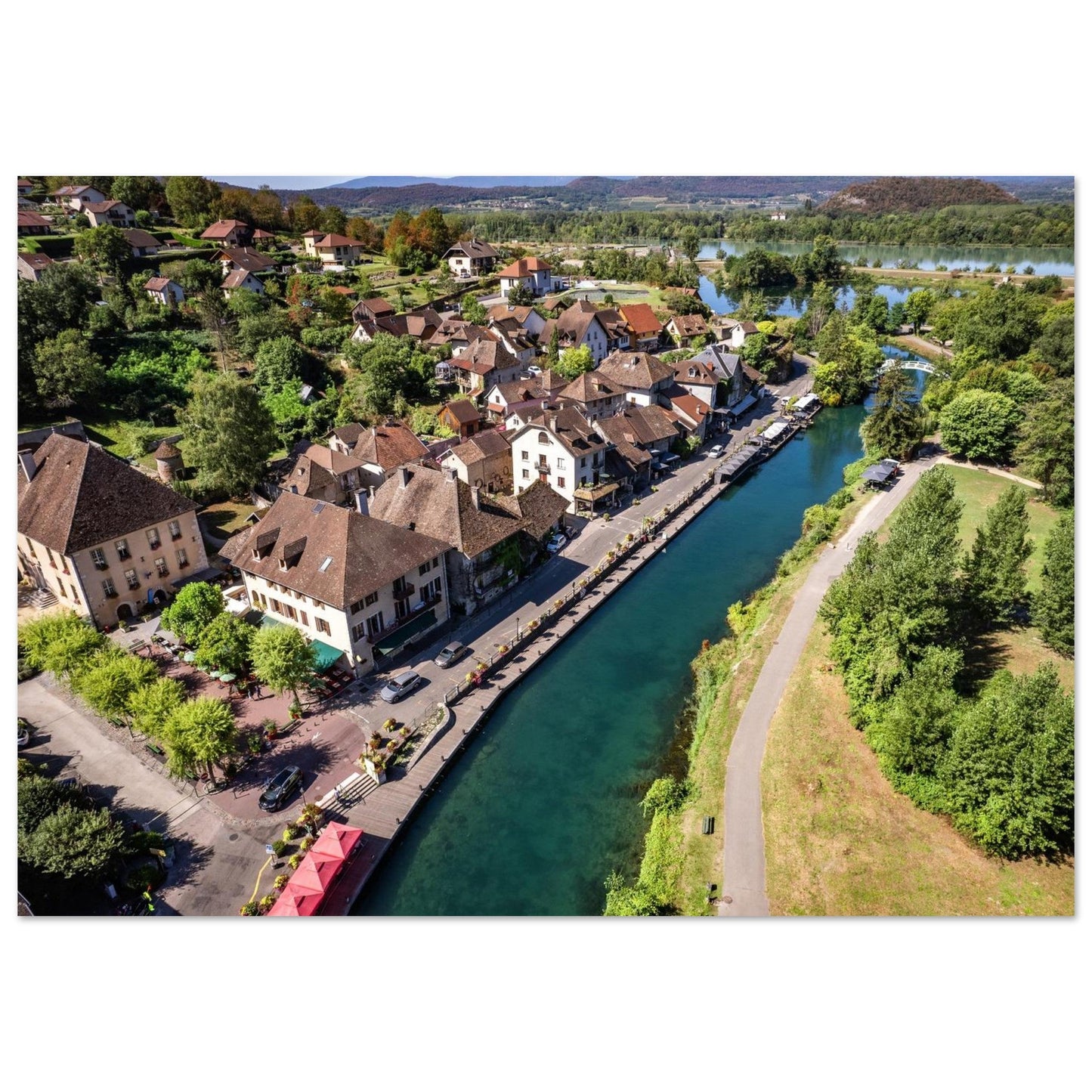 Tableau photo d’une vue aérienne de Chanaz et du canal de Savières sur aluminium Dibond mat, format 70 × 100 cm
