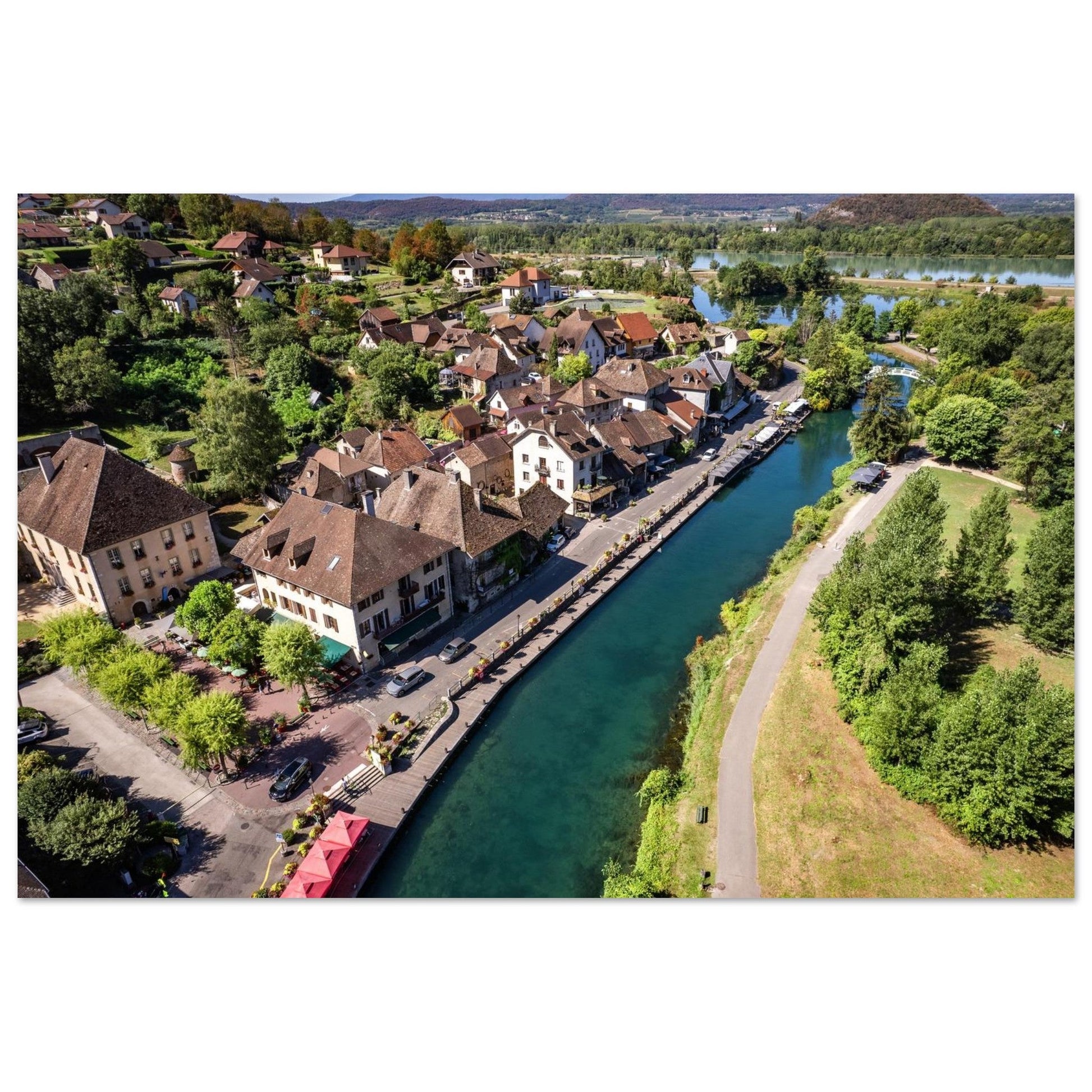 Tableau photo d’une vue aérienne de Chanaz et du canal de Savières sur aluminium Dibond mat, format 30 × 45 cm
