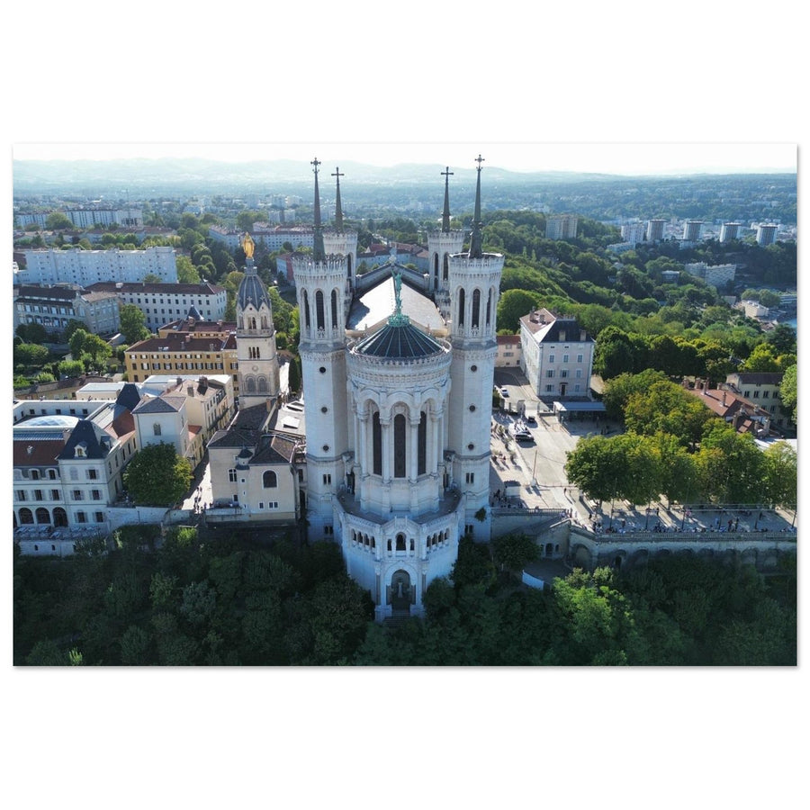 Tableau photo d’une vue aérienne de la basilique Notre-Dame de Fourvière sur aluminium Dibond mat, format 60 × 90 cm