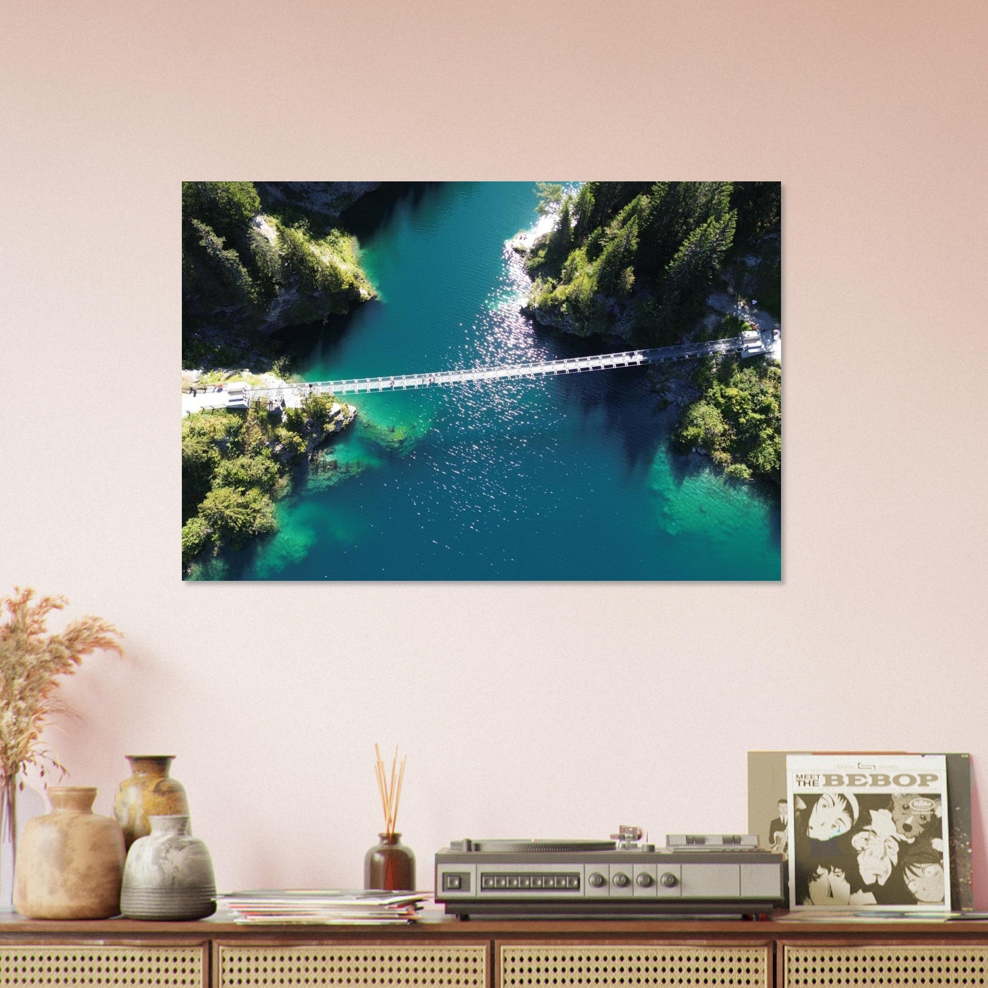 Photo aérienne du lac de Saint-Guérin dans le Beaufortain — tableau photo paysage de montagne en Alu Dibond, fabrication française