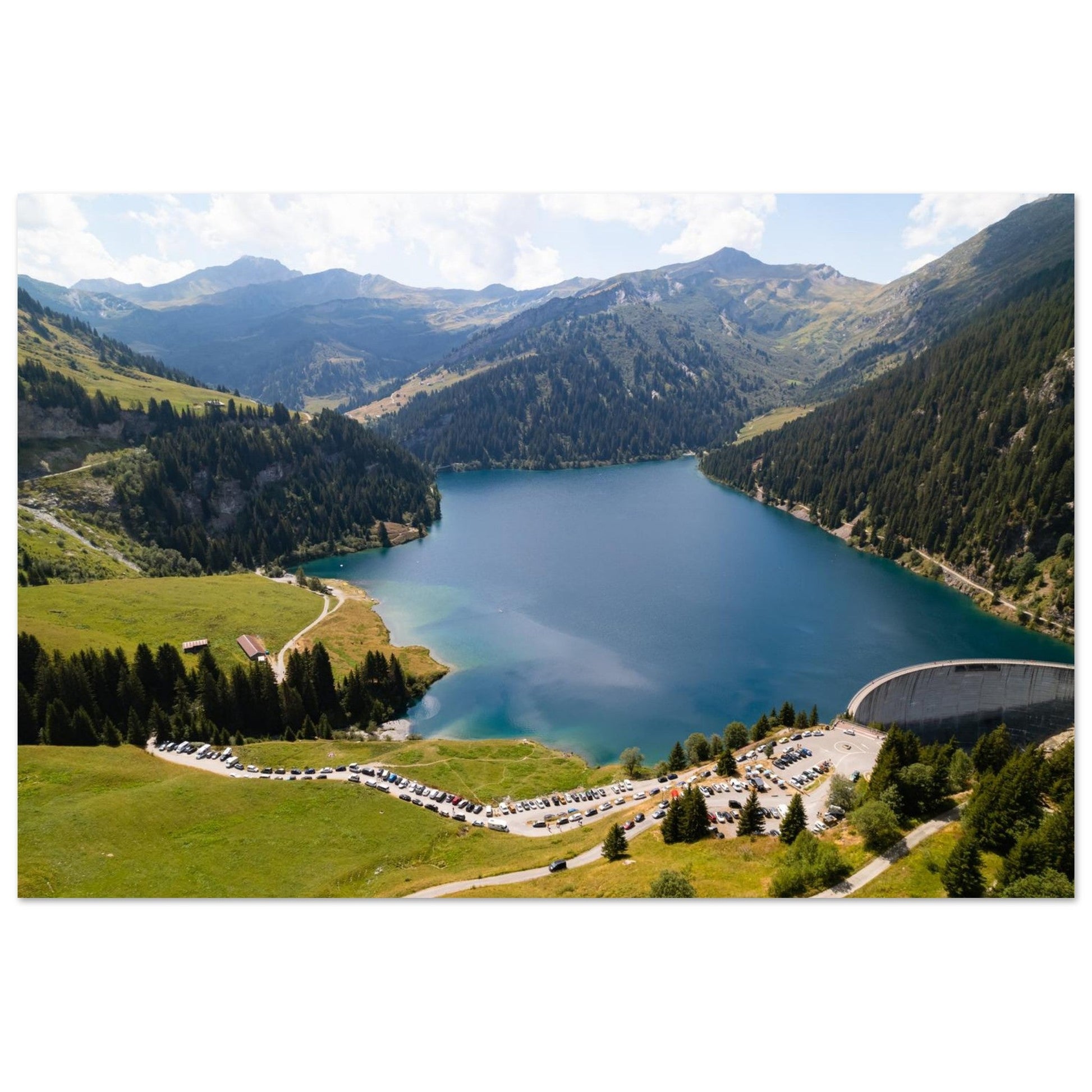Photo aérienne du lac et du barrage de Saint-Guérin — tableau photo paysage de montagne en Alu Dibond, fabrication française
