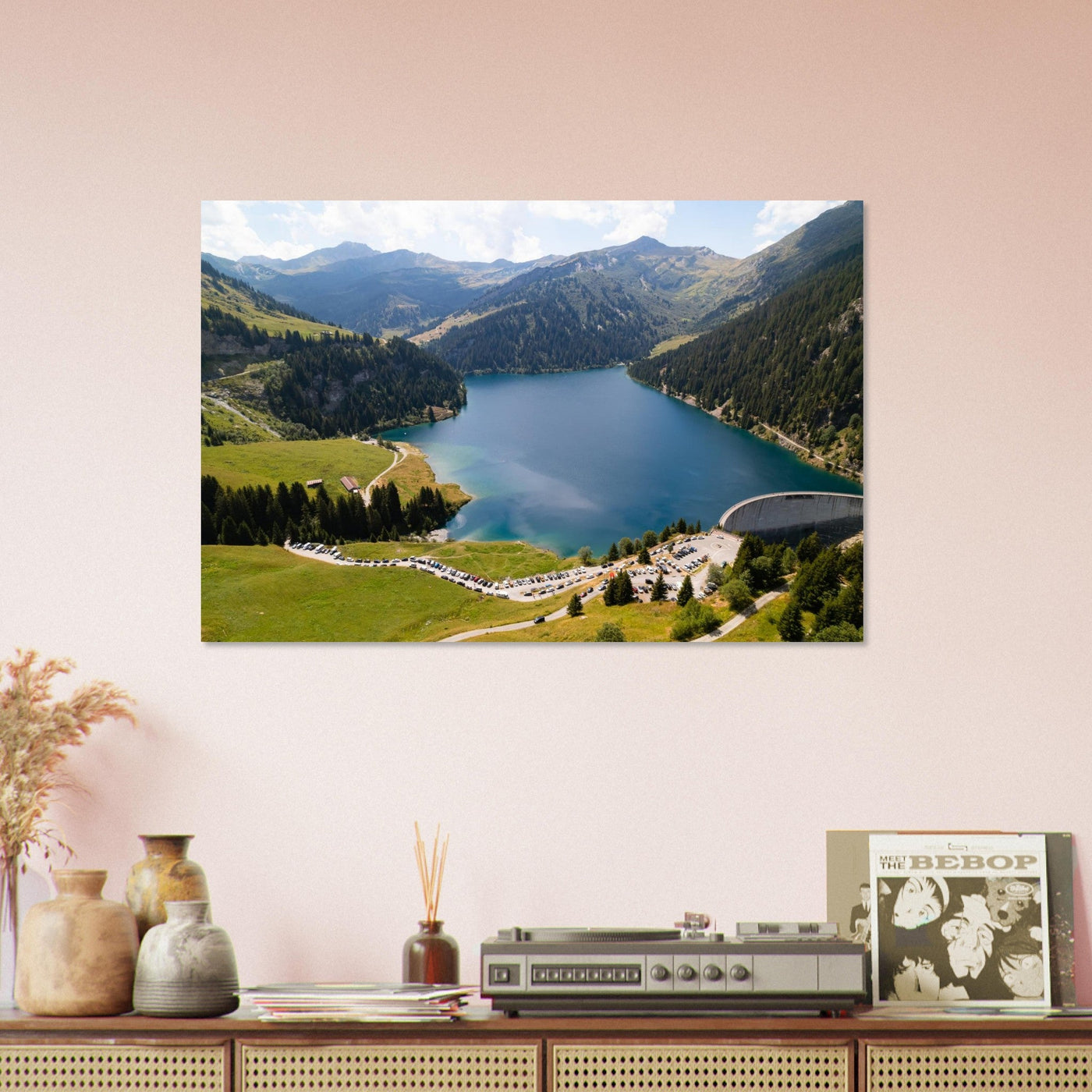 Simulation d’un tableau AluArtMountains dans un intérieur