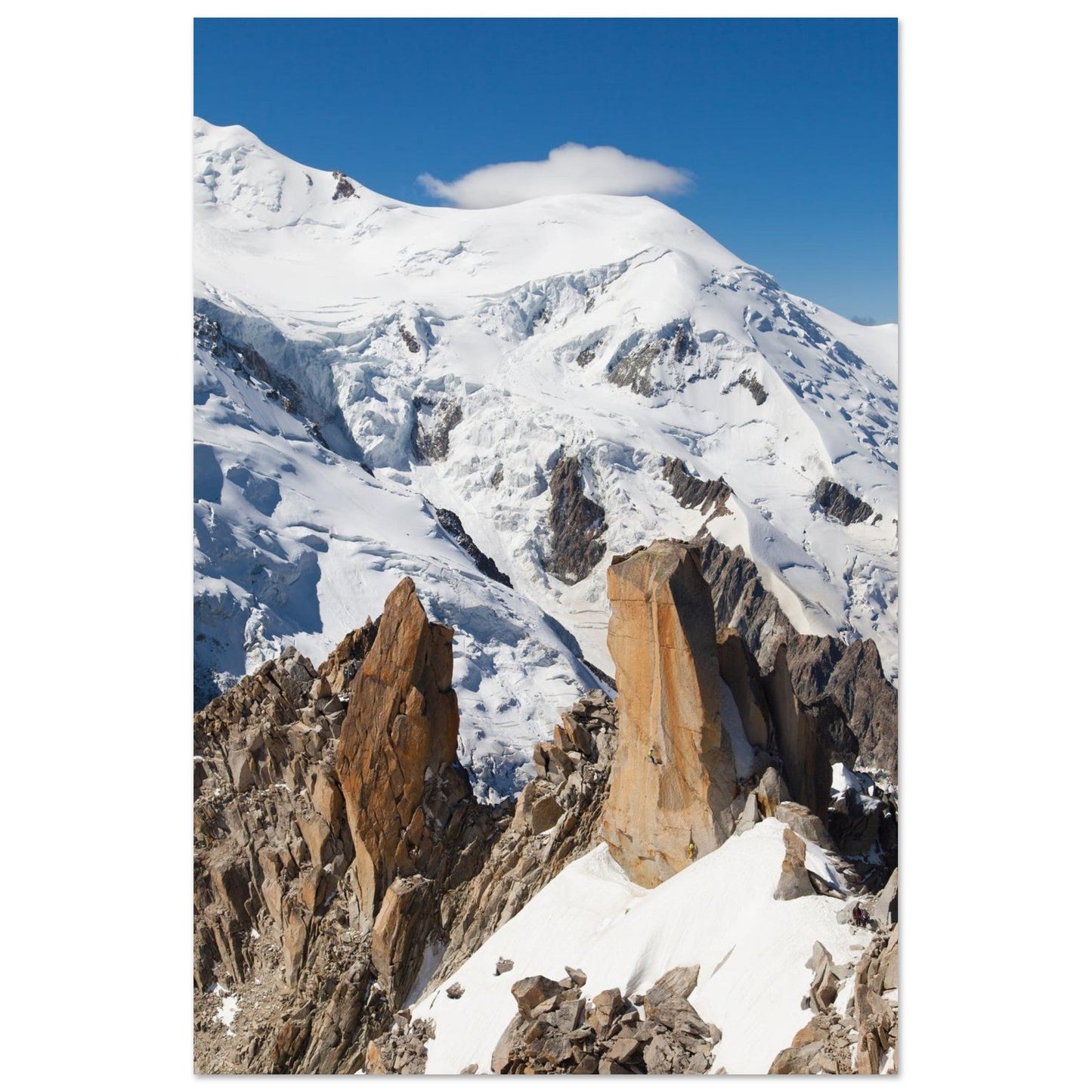 Tableau photo d'Alpinistes sur l’arête des Cosmiques face au Mont-Blanc sur aluminium Dibond mat, format 40 × 60 cm
