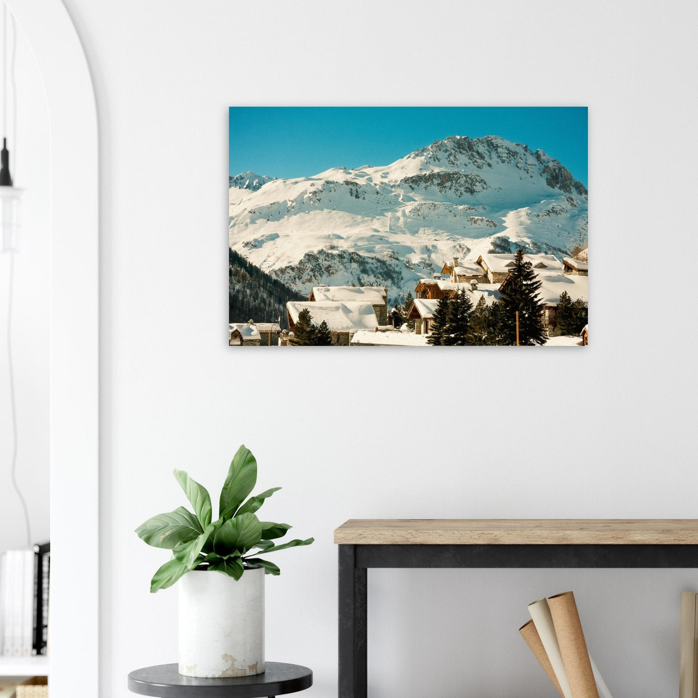 Simulation d’un tableau AluArtMountains dans un intérieur
