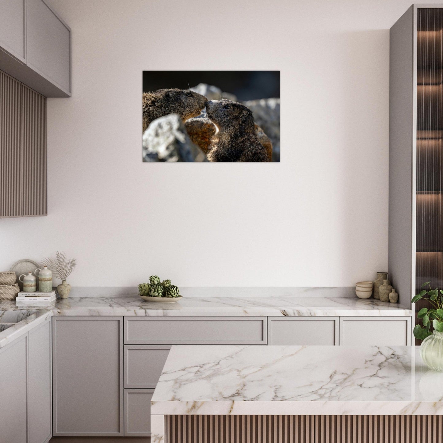 Tableau photo de Deux marmottes des Alpes dans le Mercantour sur aluminium Dibond mat, présenté dans un intérieur