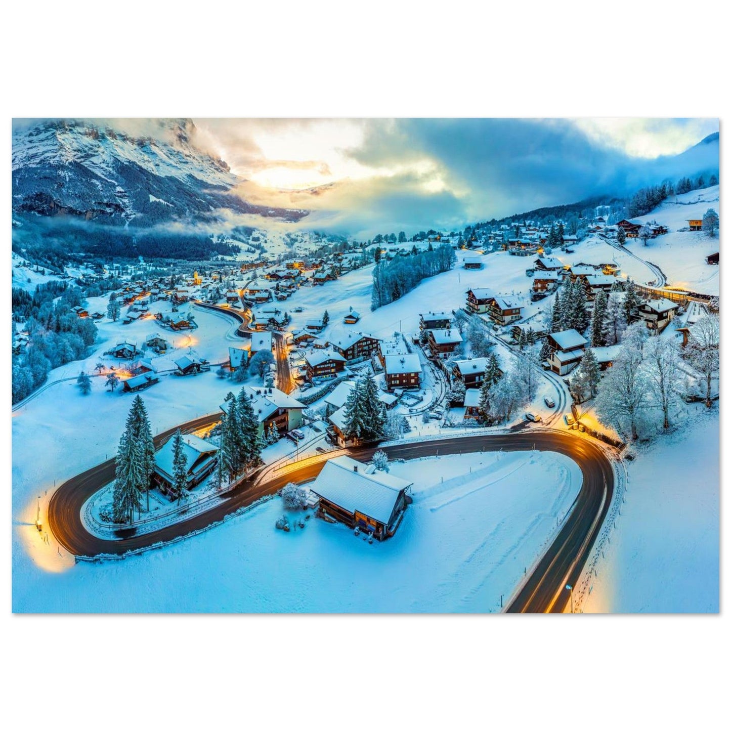 Tableau photo de Grindelwald sous l’Eiger à l’heure bleue sur aluminium Dibond mat, format 70 × 100 cm