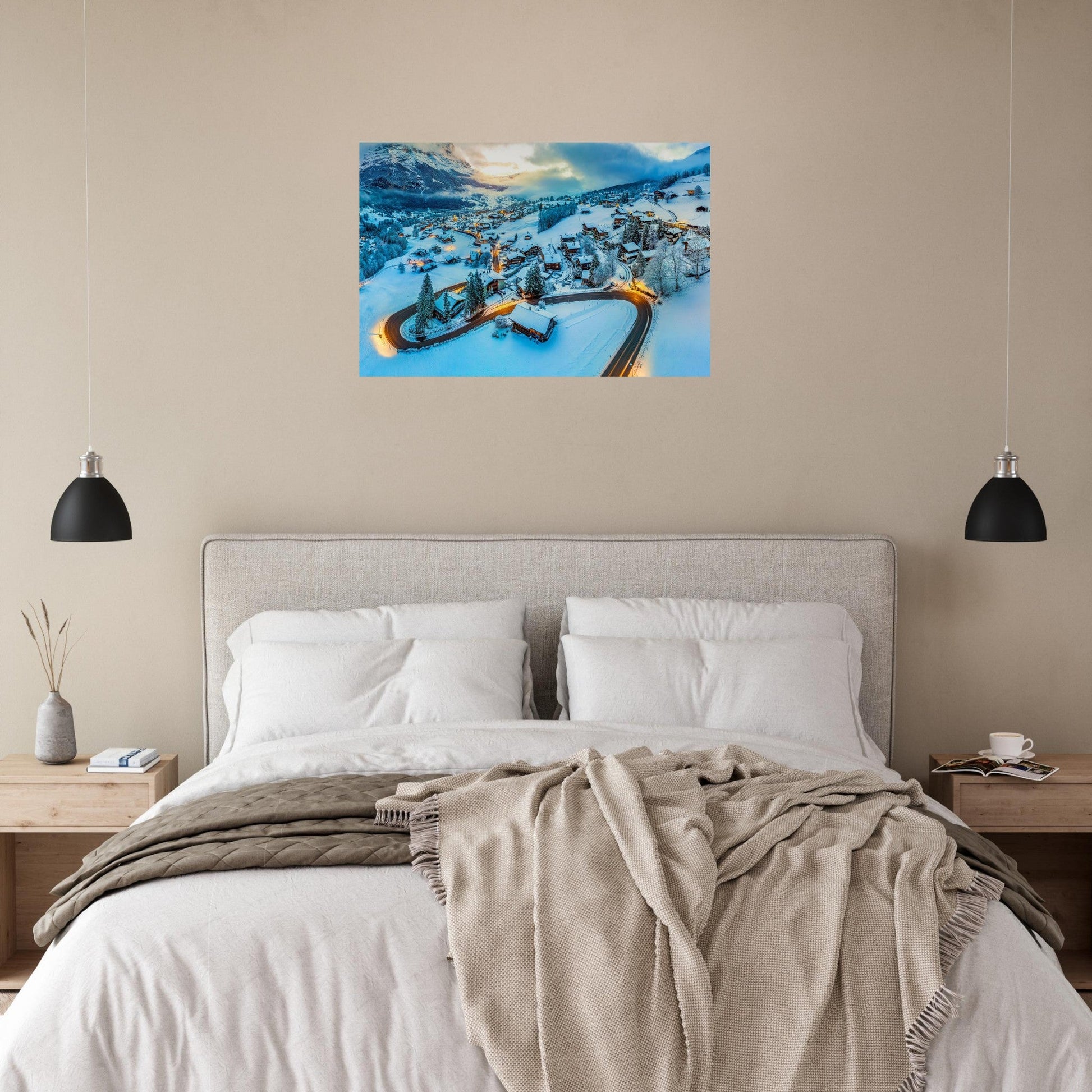Tableau photo de Grindelwald sous l’Eiger à l’heure bleue sur aluminium Dibond mat, exposé dans une chambre