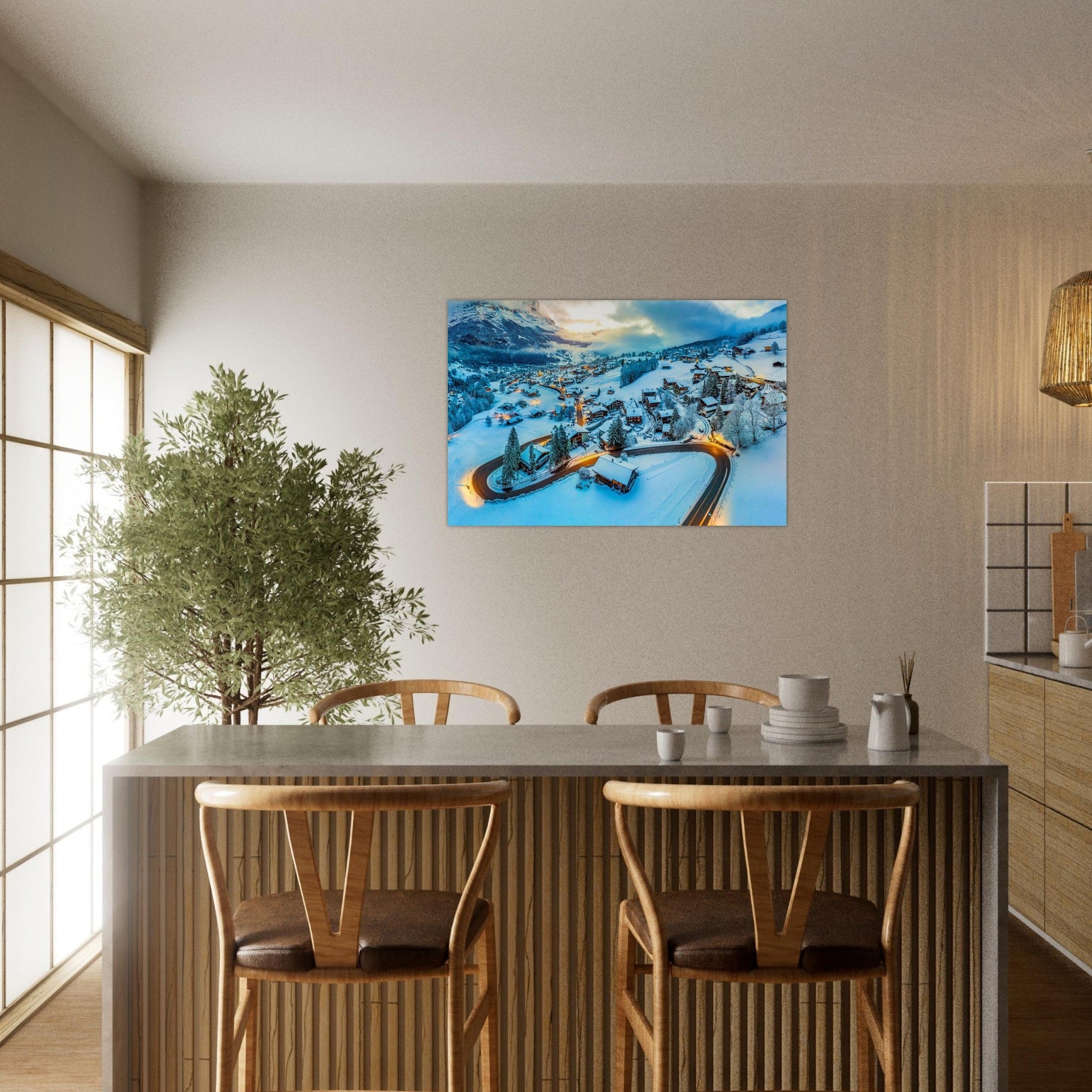 Tableau photo de Grindelwald sous l’Eiger à l’heure bleue sur aluminium Dibond mat, mis en scène dans une cuisine moderne