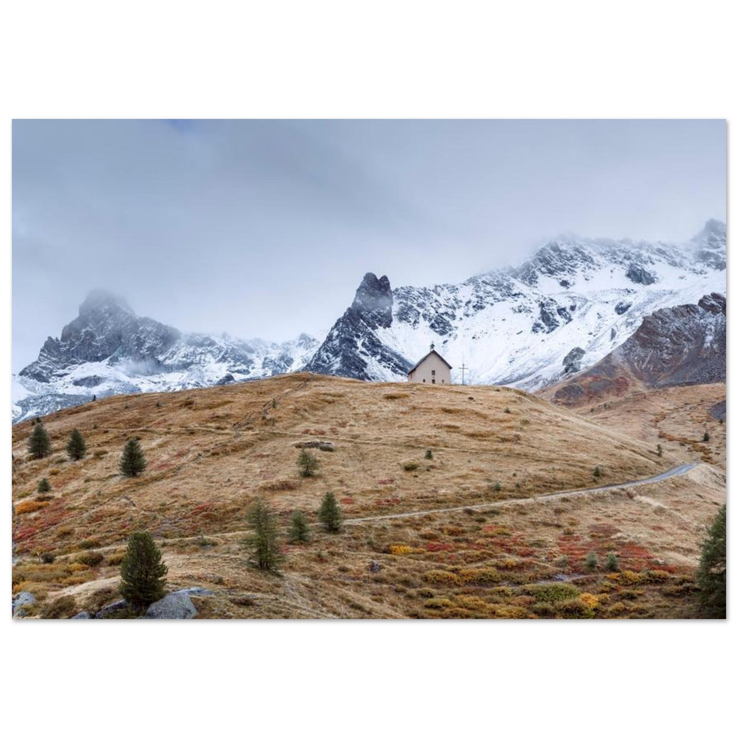 Photo de la chapelle de Clausis dans le Queyras — tableau photo paysage de montagne en Alu Dibond, fabrication française
