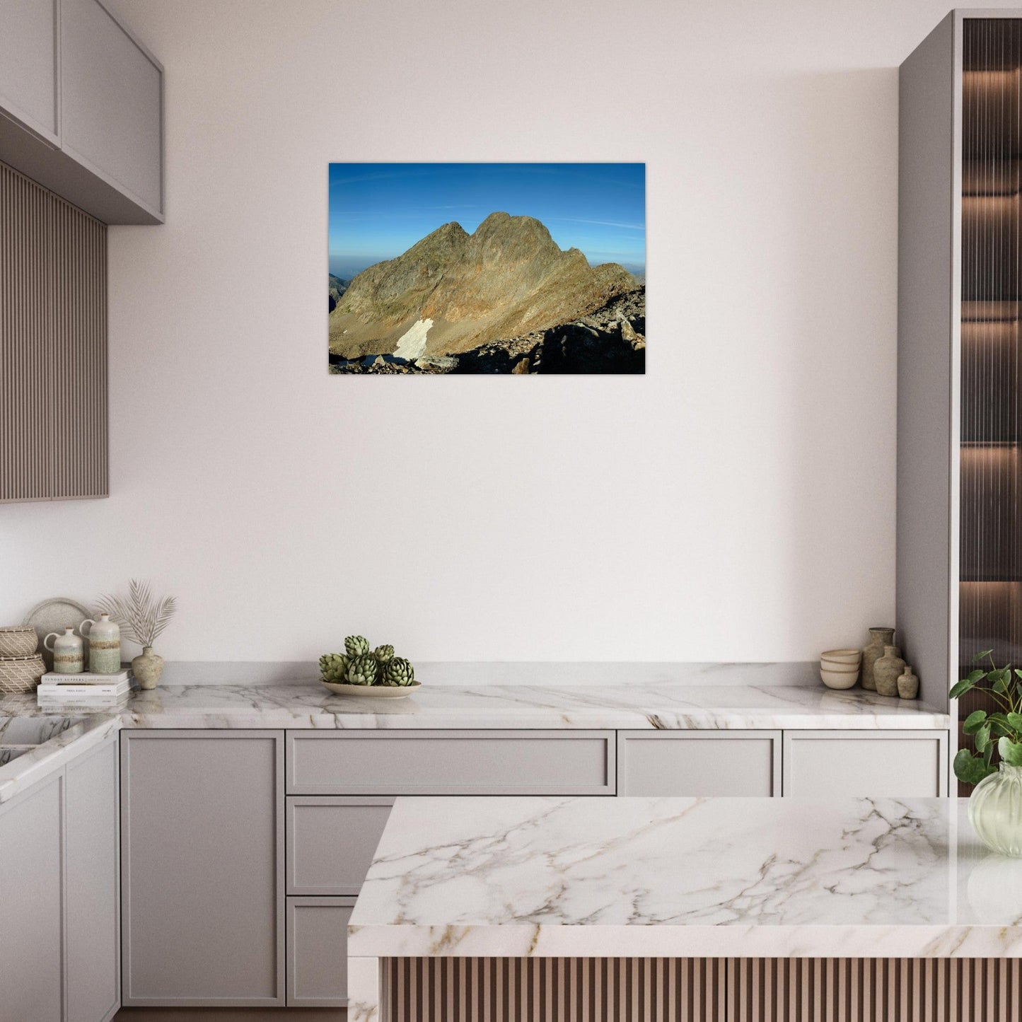 Tableau photo de la cime du Gélas dans le parc national du Mercantour sur aluminium Dibond mat, présenté dans un intérieur