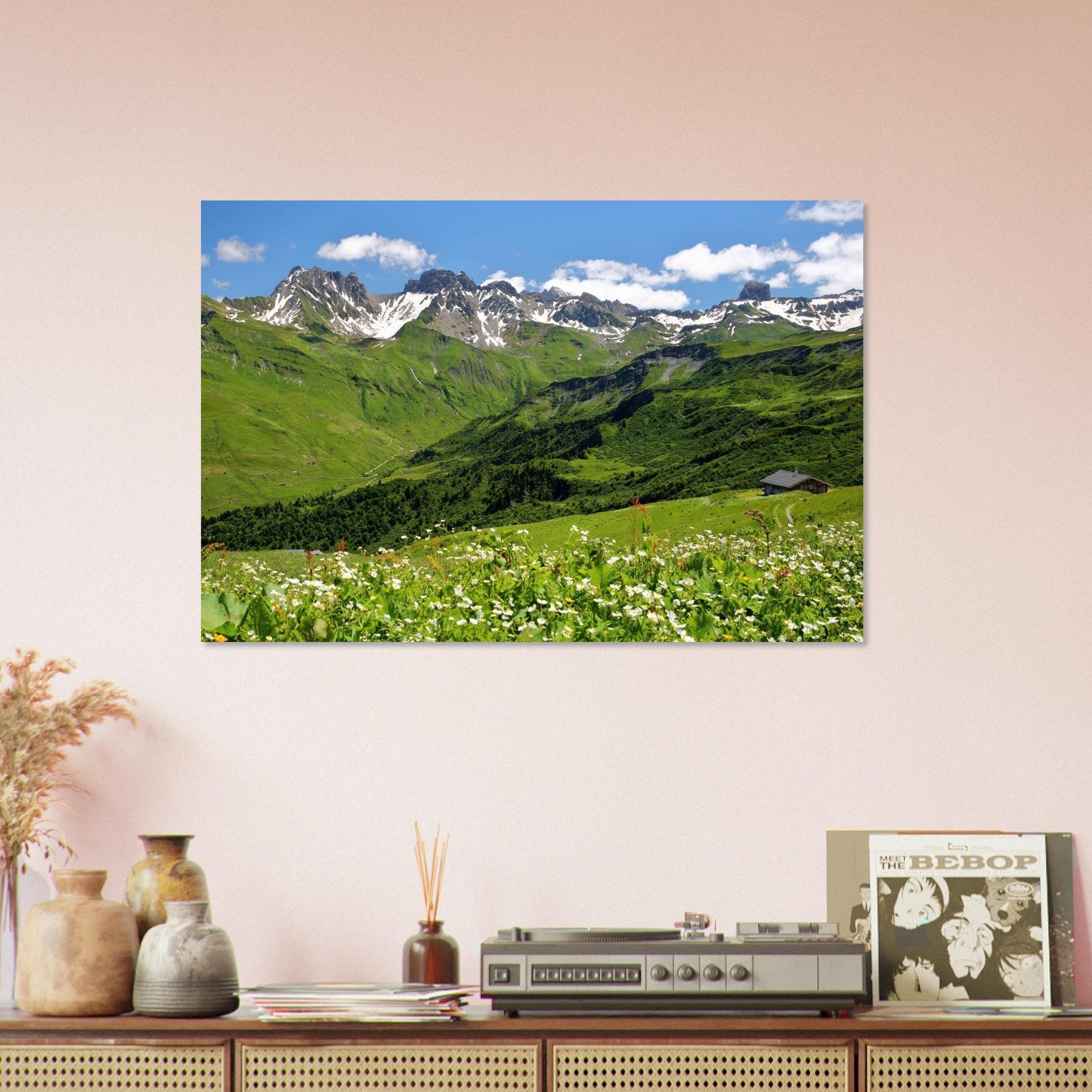 Tableau photo de la Vallée de Roselend dans le Beaufortain, Savoie sur aluminium Dibond mat, accroché sur un mur clair