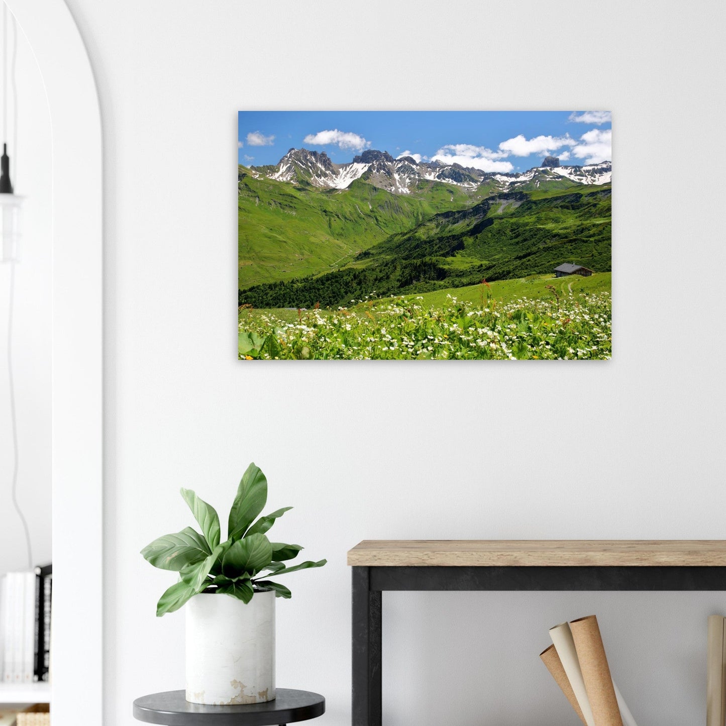 Tableau photo de la Vallée de Roselend dans le Beaufortain, Savoie sur aluminium Dibond mat, présenté dans un intérieur