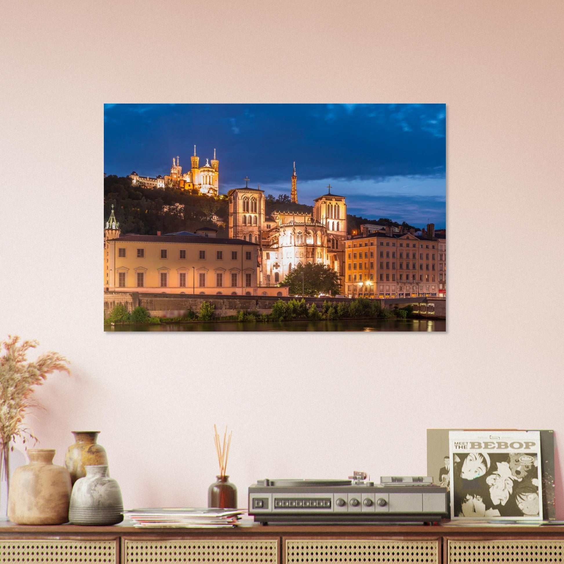 Photo de Lyon au crépuscule – Saint-Jean et Fourvière — tableau photo paysage de montagne en Alu Dibond, fabrication française