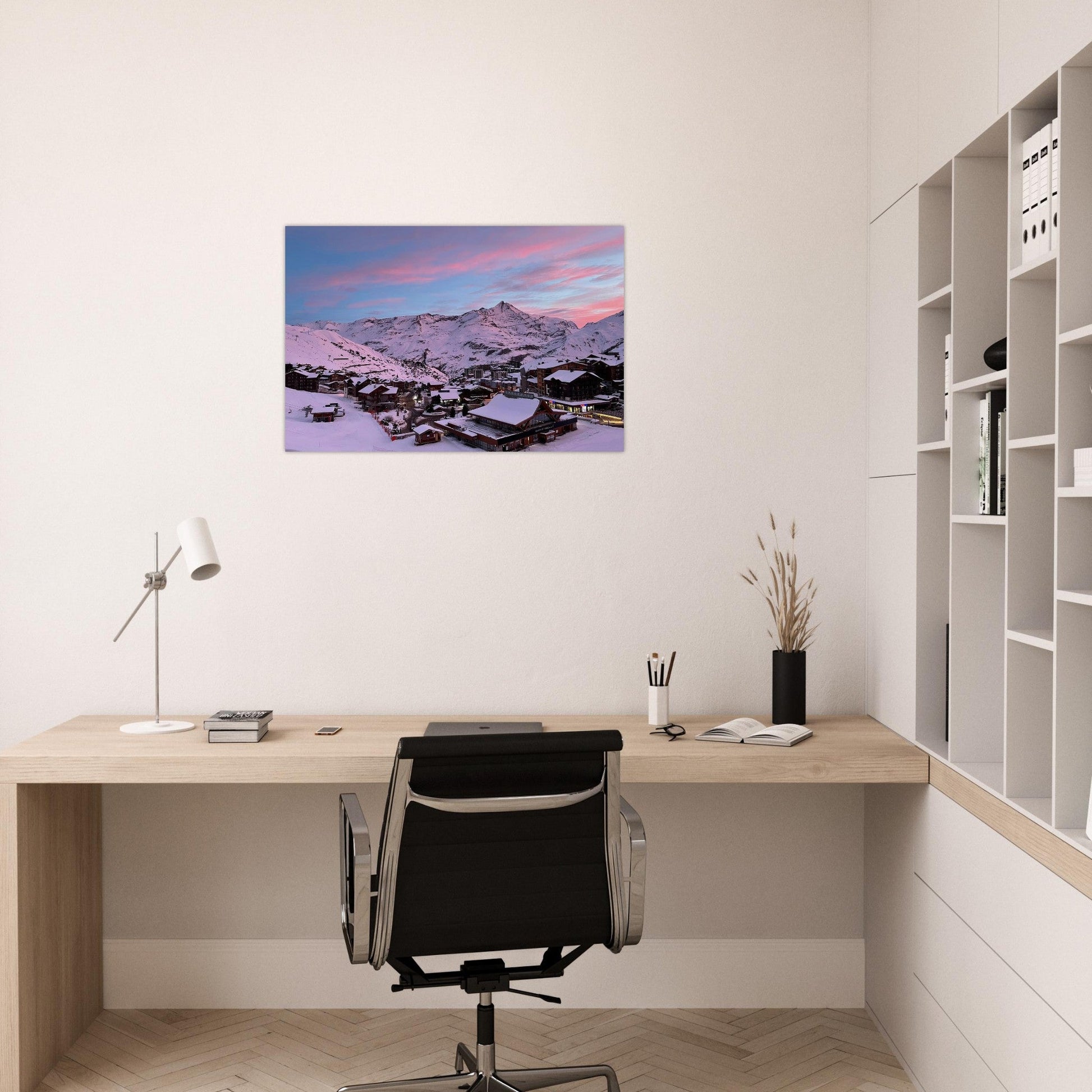Photo de Tignes sous la neige et un ciel rose — tableau photo paysage de montagne en Alu Dibond, fabrication française