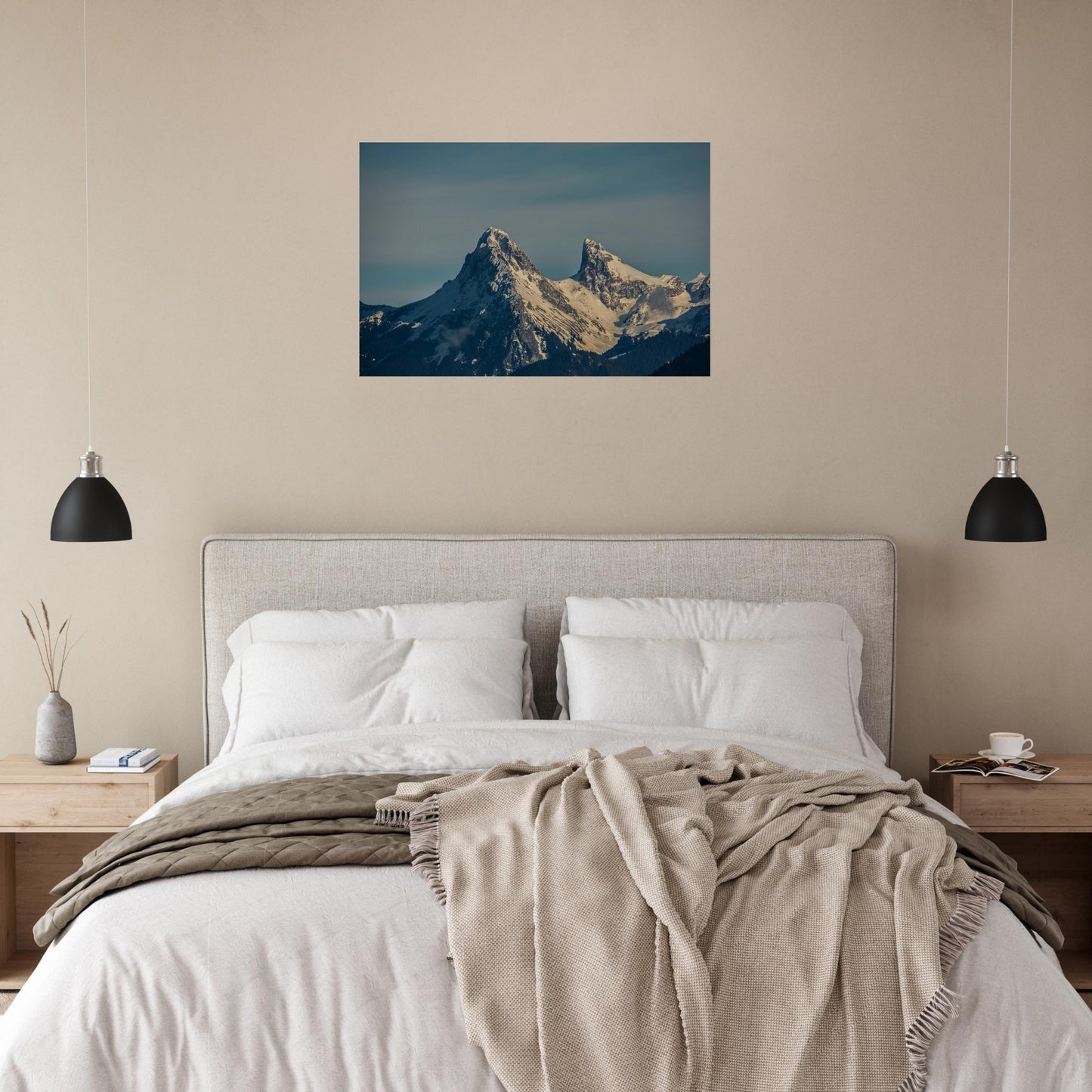 Tableau photo de la Dent d’Oche et du Château d’Oche en hiver intégré à un bureau contemporain