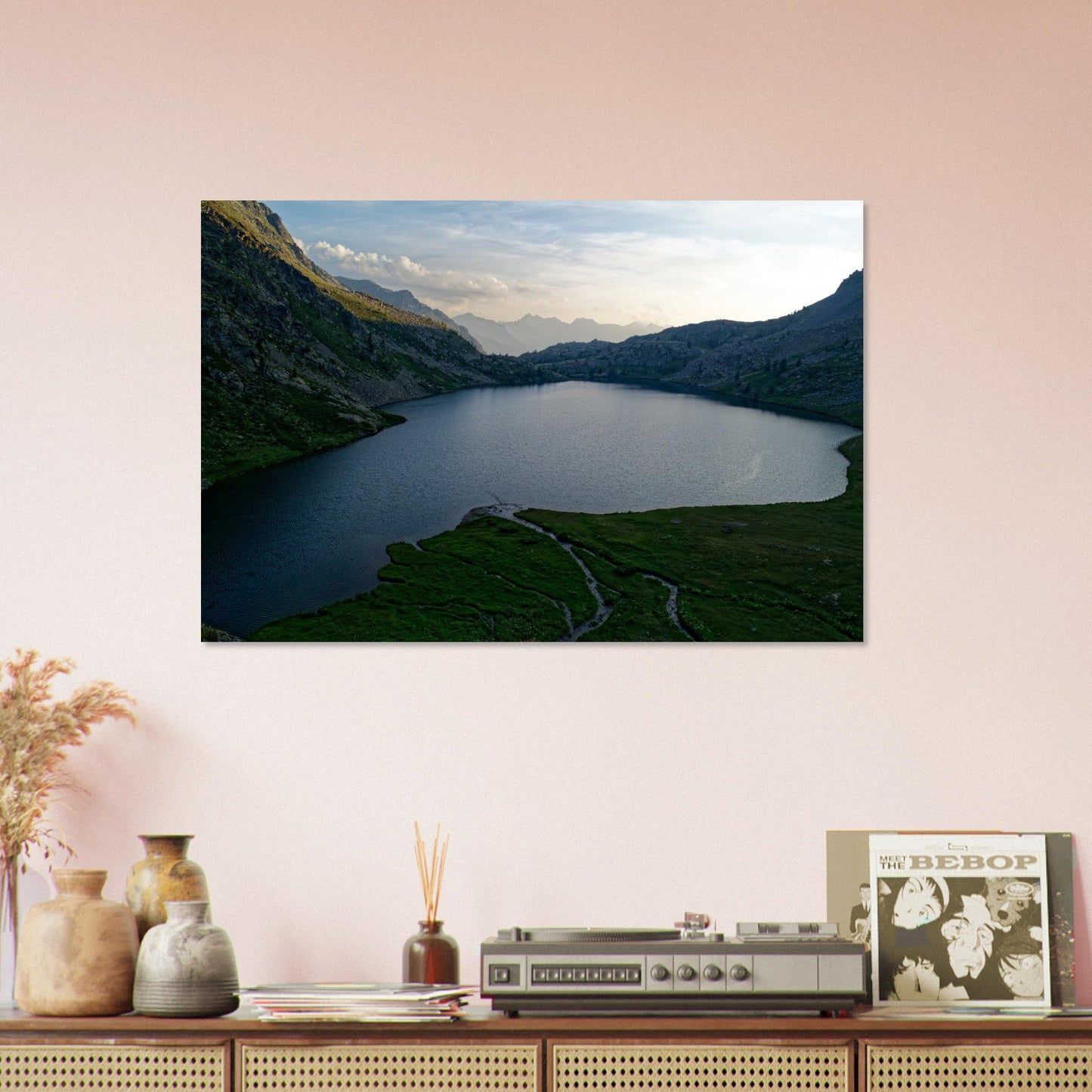 Tableau photo des lacs de Vens au coucher du soleil sur aluminium Dibond mat, exposé dans une chambre