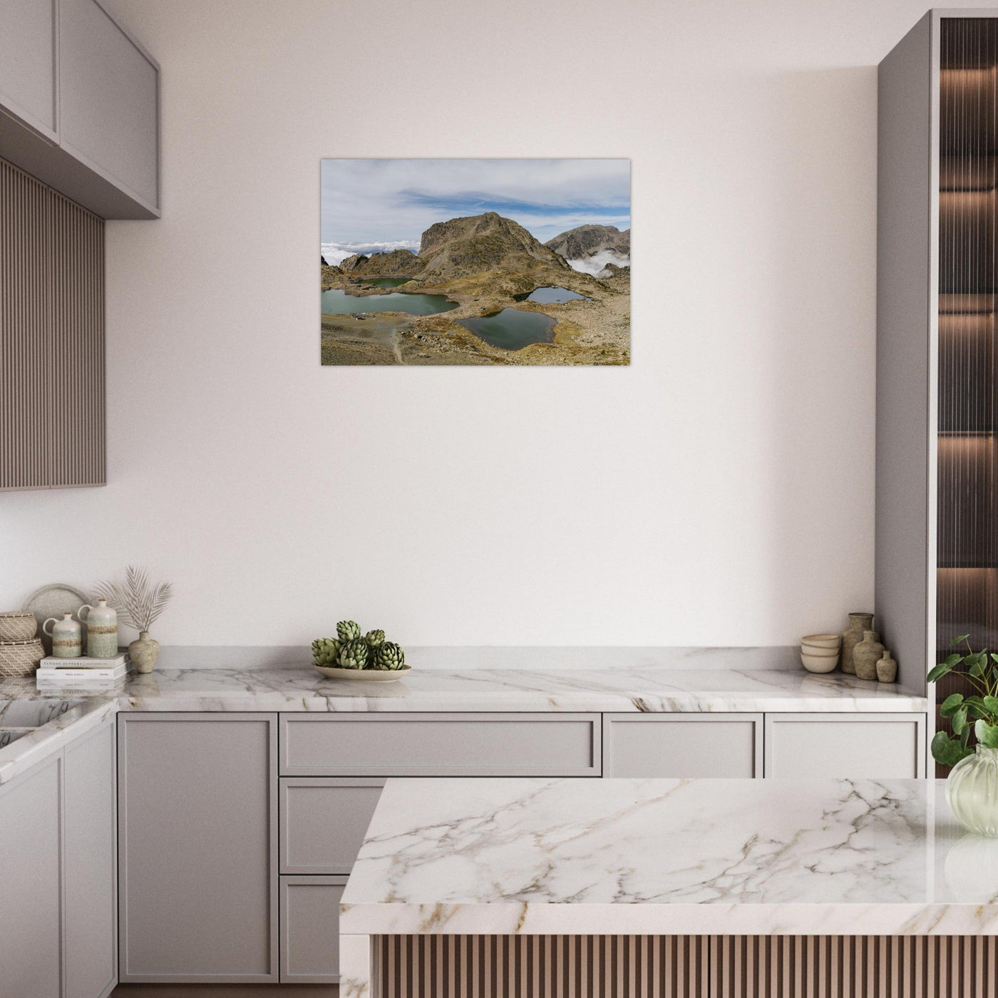 Simulation d’un tableau AluArtMountains dans un intérieur