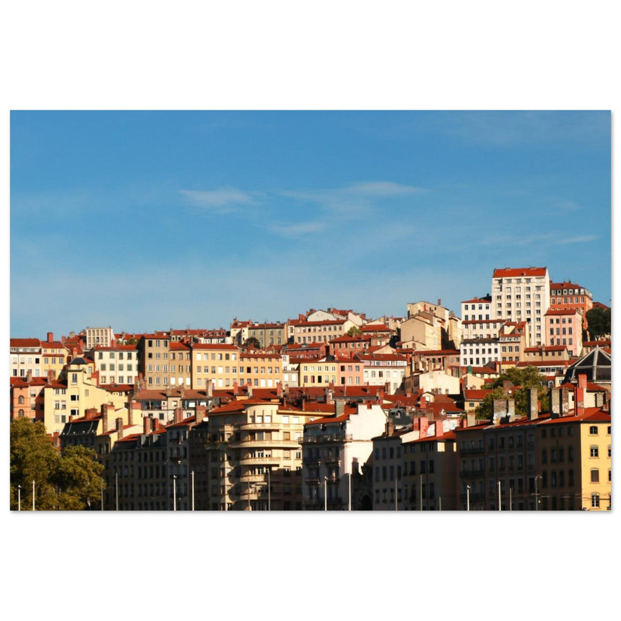 Tableau photo des pentes colorées de la Croix-Rousse à Lyon sur aluminium Dibond mat, format 60 × 90 cm