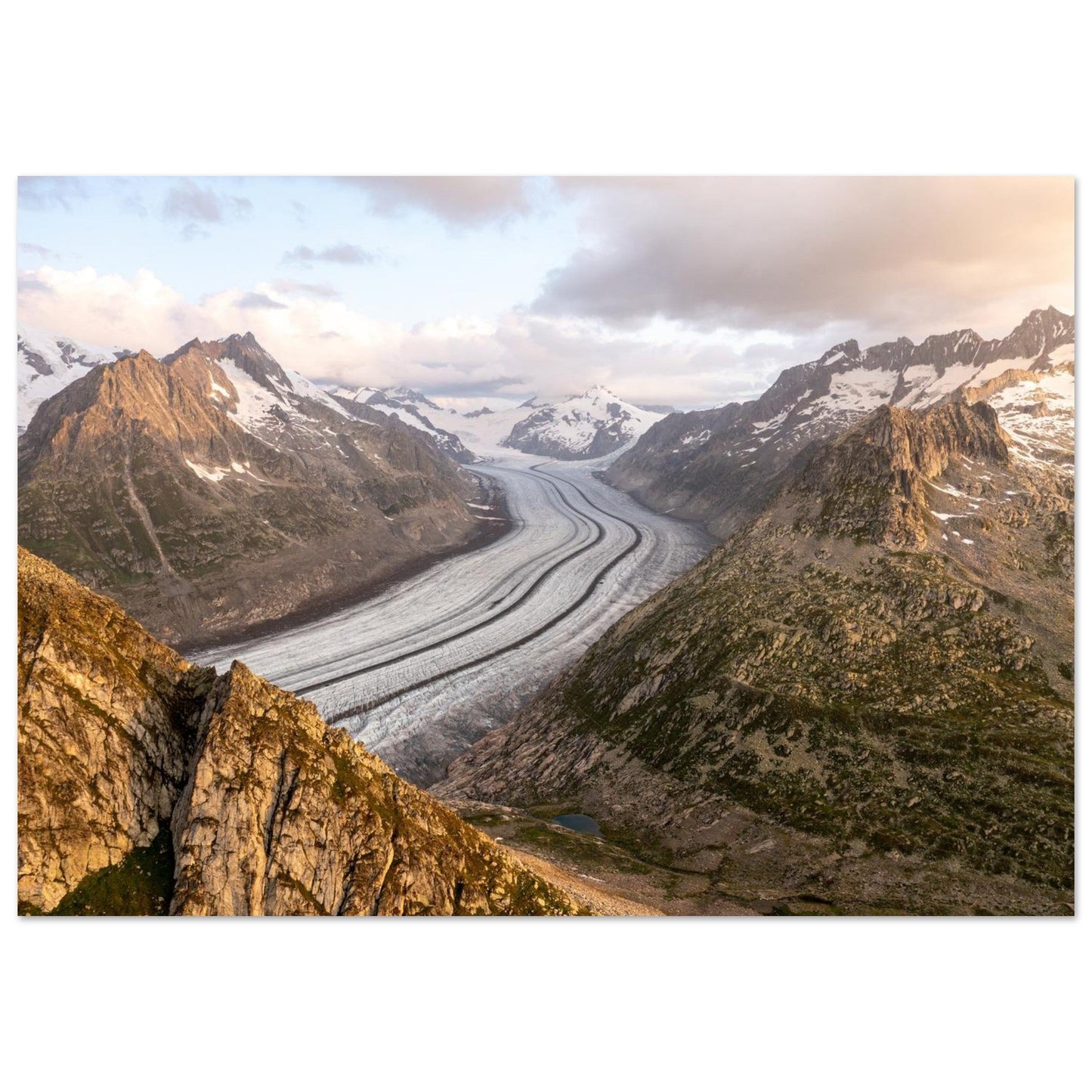 Photo du glacier d’Aletsch au lever du soleil en Suisse — tableau photo paysage de montagne en Alu Dibond, fabrication française