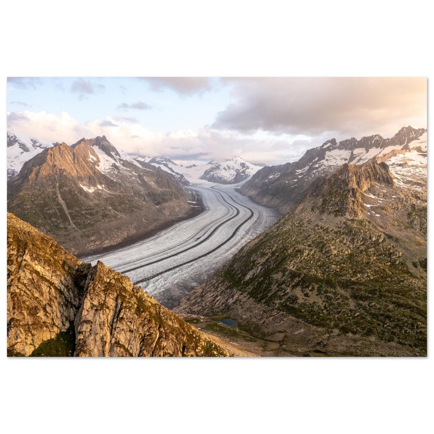Photo du glacier d’Aletsch au lever du soleil en Suisse — tableau photo paysage de montagne en Alu Dibond, fabrication française