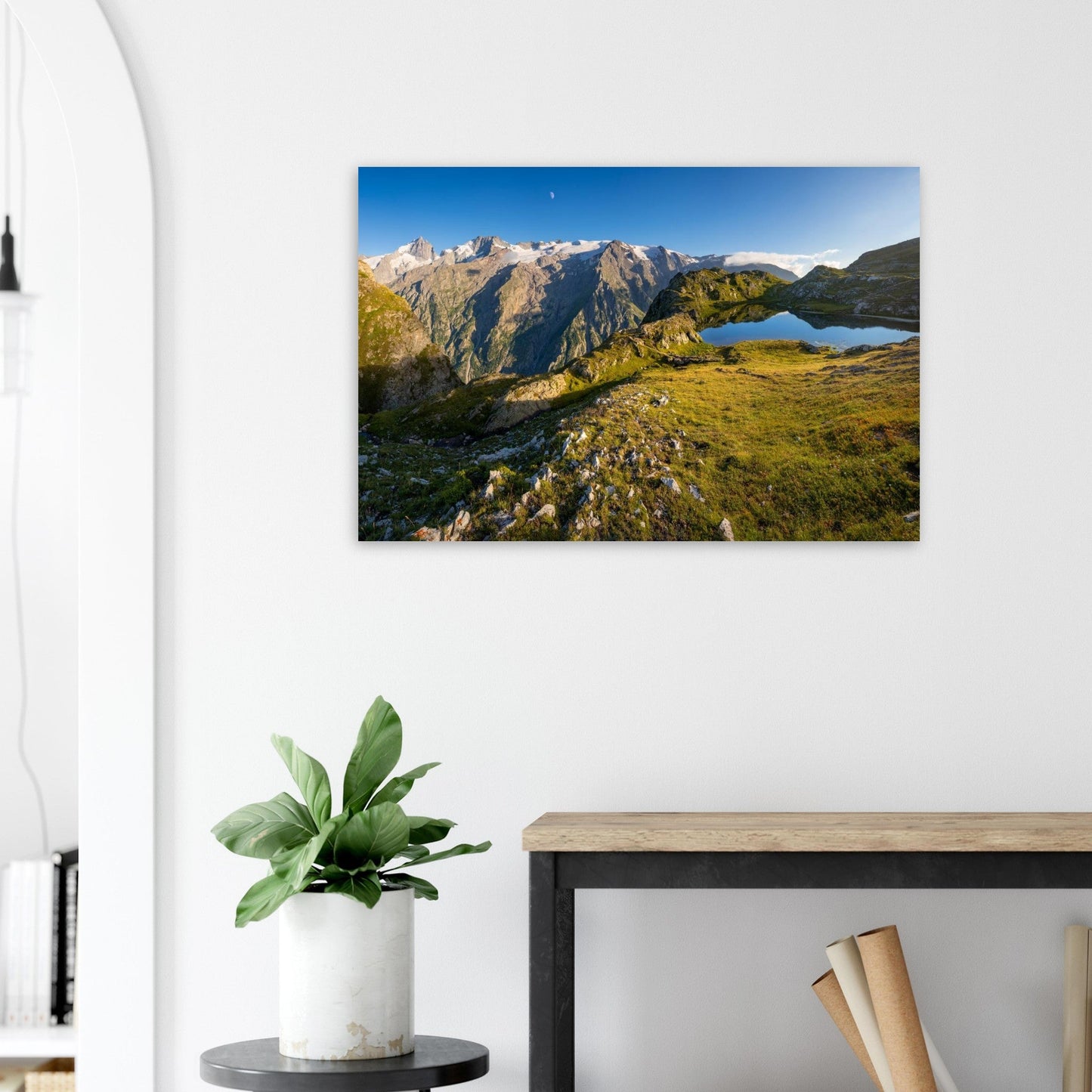 Tableau photo du glacier de la Meije depuis le lac Lérié sur aluminium Dibond mat, accroché sur un mur clair