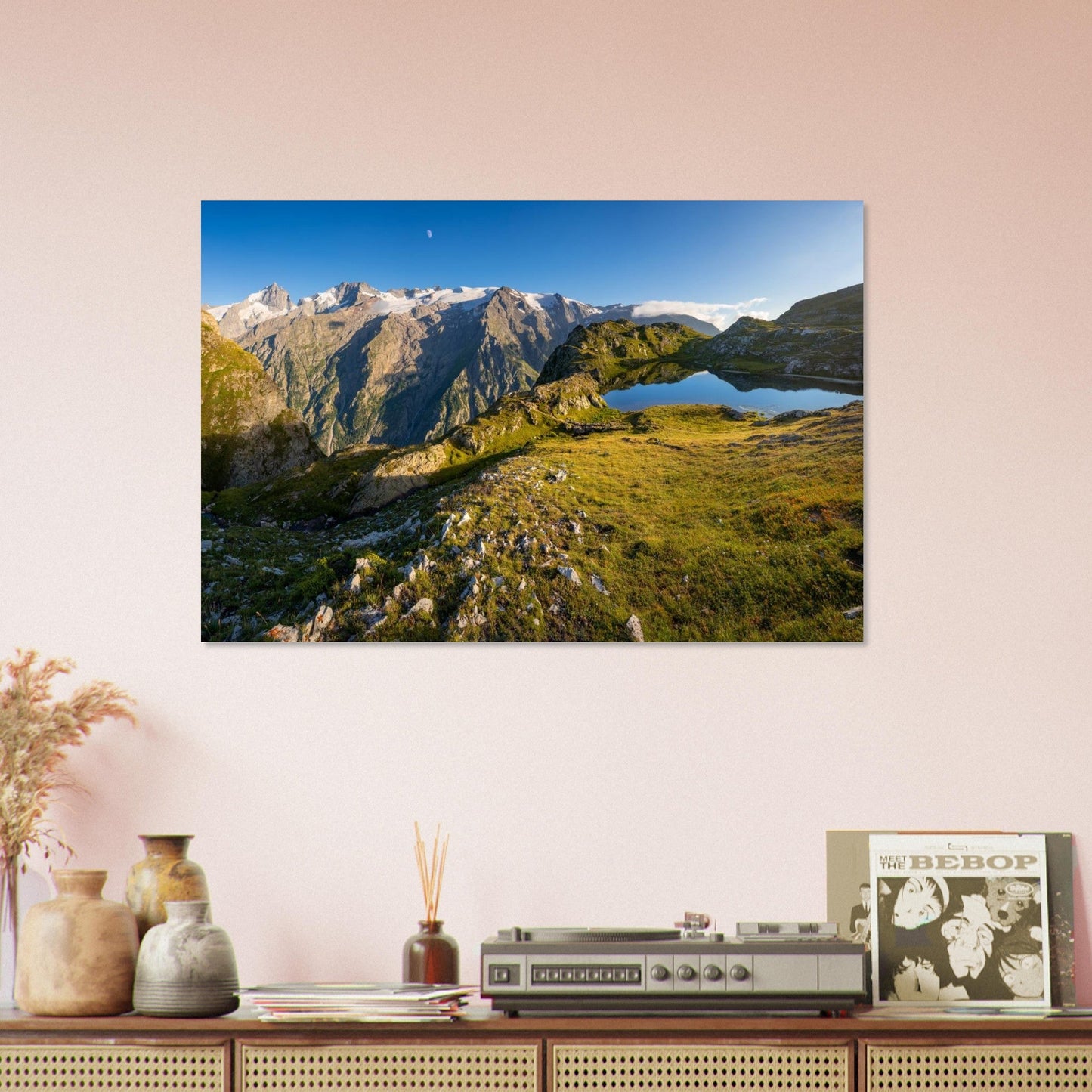 Tableau photo du glacier de la Meije depuis le lac Lérié sur aluminium Dibond mat, présenté dans un espace de travail