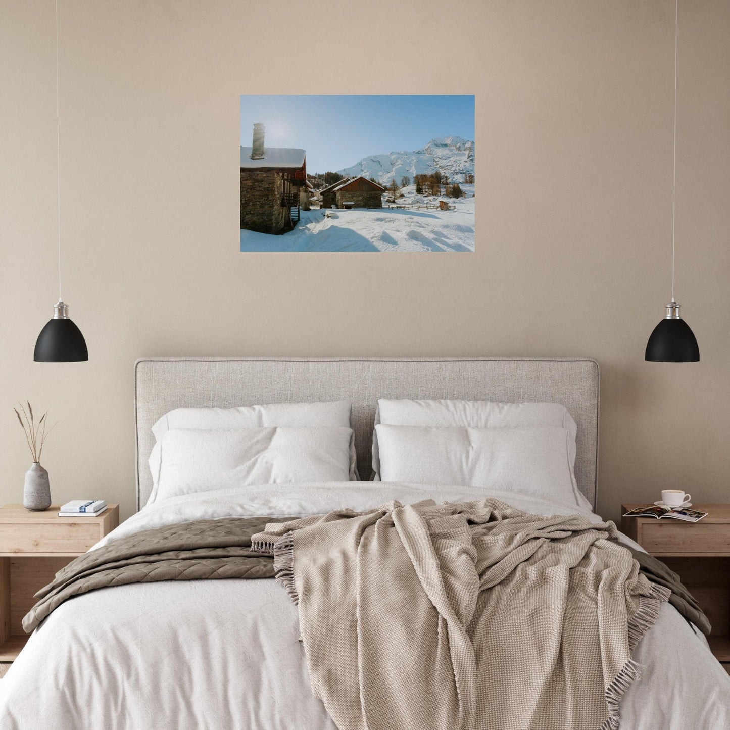Tableau photo du hameau du Monal sous la neige sur aluminium Dibond mat, présenté dans un intérieur