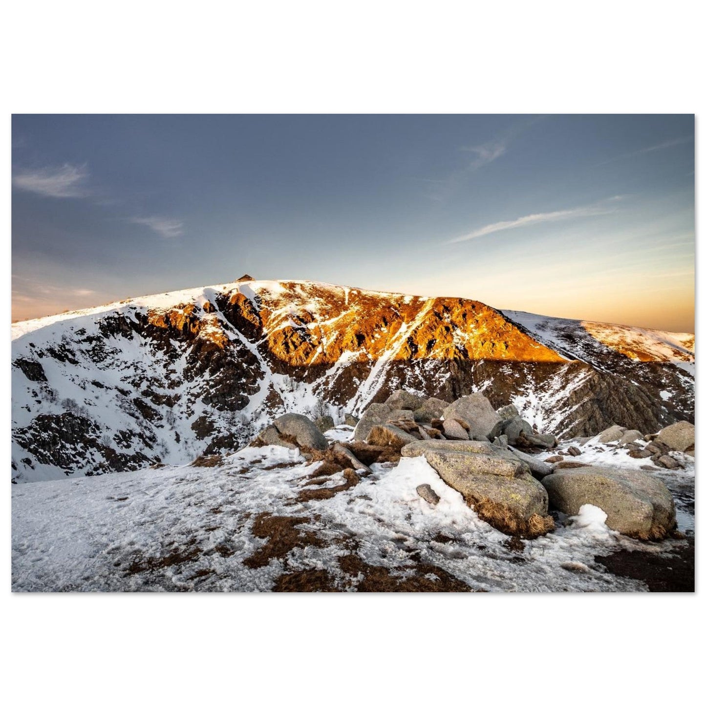 Photo du Hohneck enneigé au coucher du soleil — tableau photo paysage de montagne en Alu Dibond, fabrication française